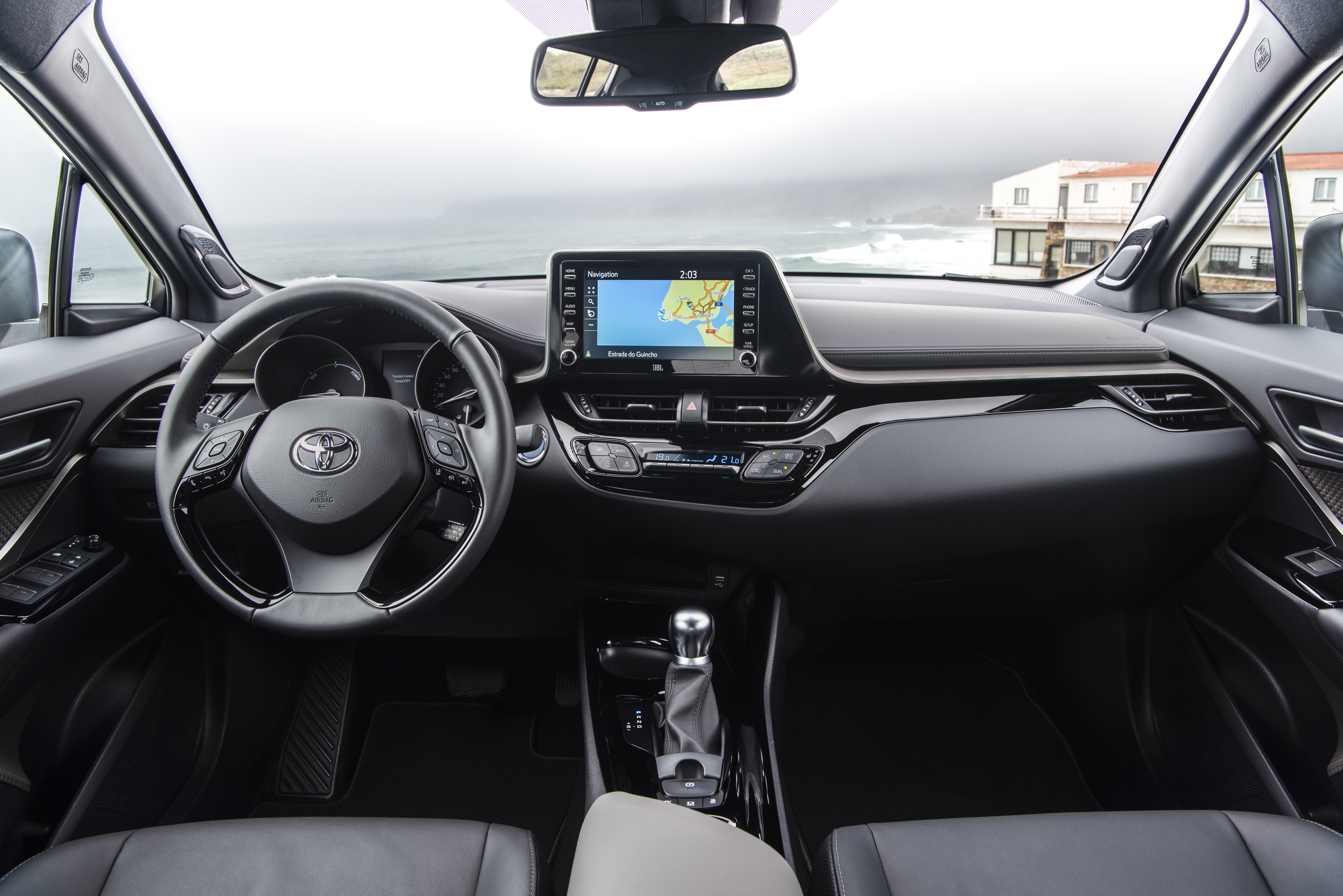 Neu für den Japaner ist das vernetzte Multimediasystem mit Smartphone-Anbindung. Foto: © Toyota