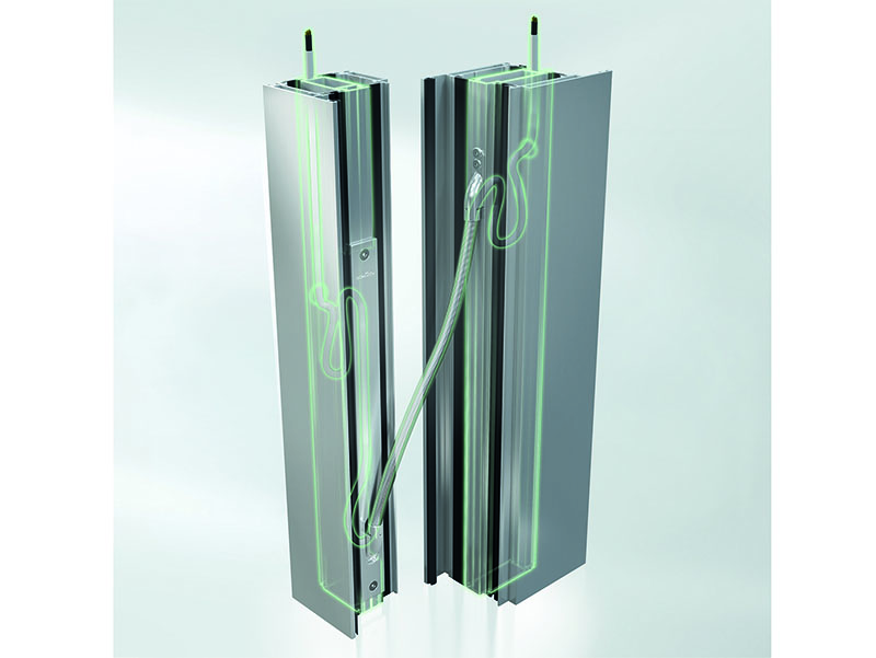 Der 5-Kammer-Profilaufbau der Schüco AD UP bietet höchste Stabilität und unterstützt die Kabelführung für eine intelligente Türkommunikation und Zutrittskontrolle. Foto: © Schüco International KG