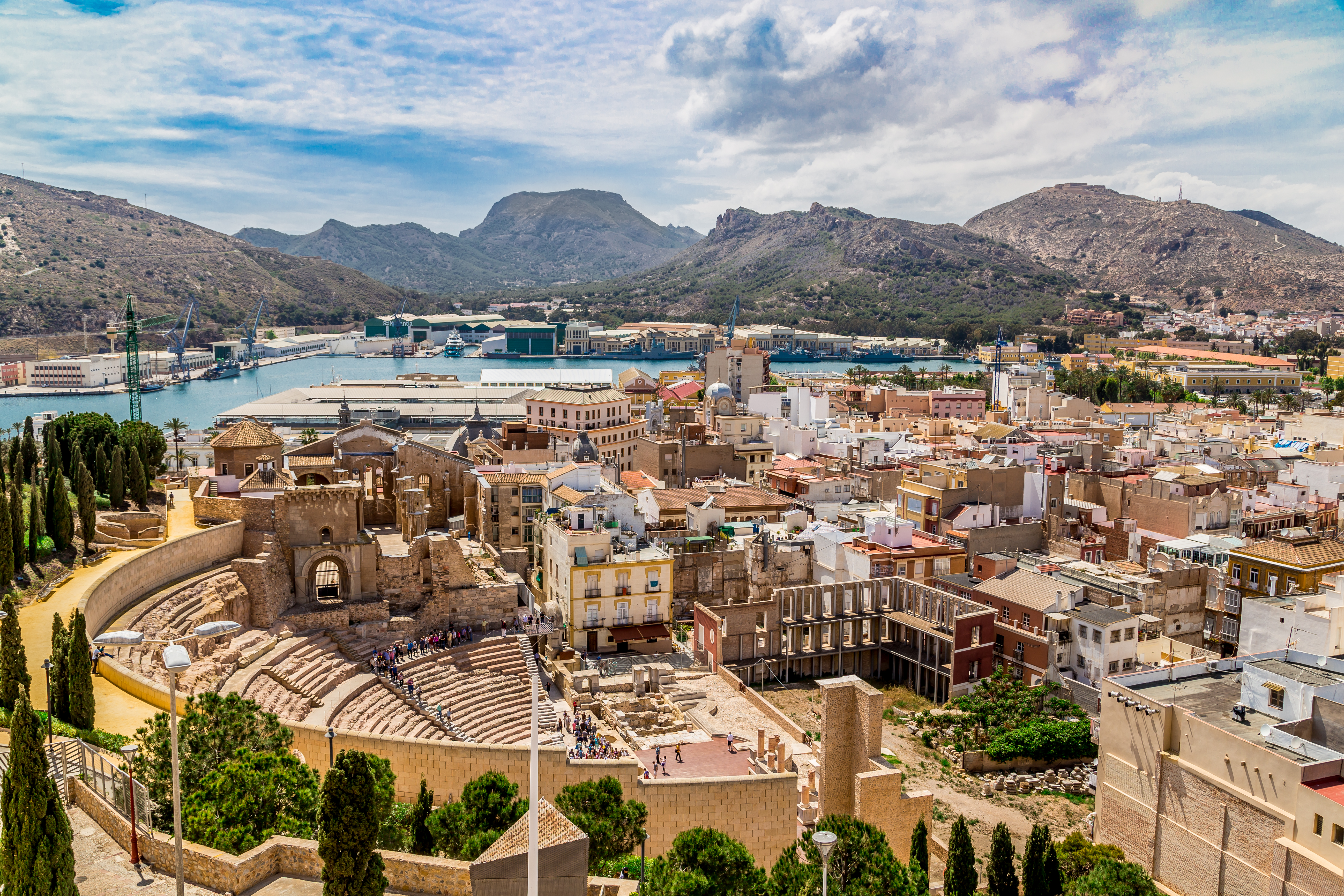 Die Stadt Cartagena mit dem römischen Amphitheater. Foto: © iStock.com/Hakat