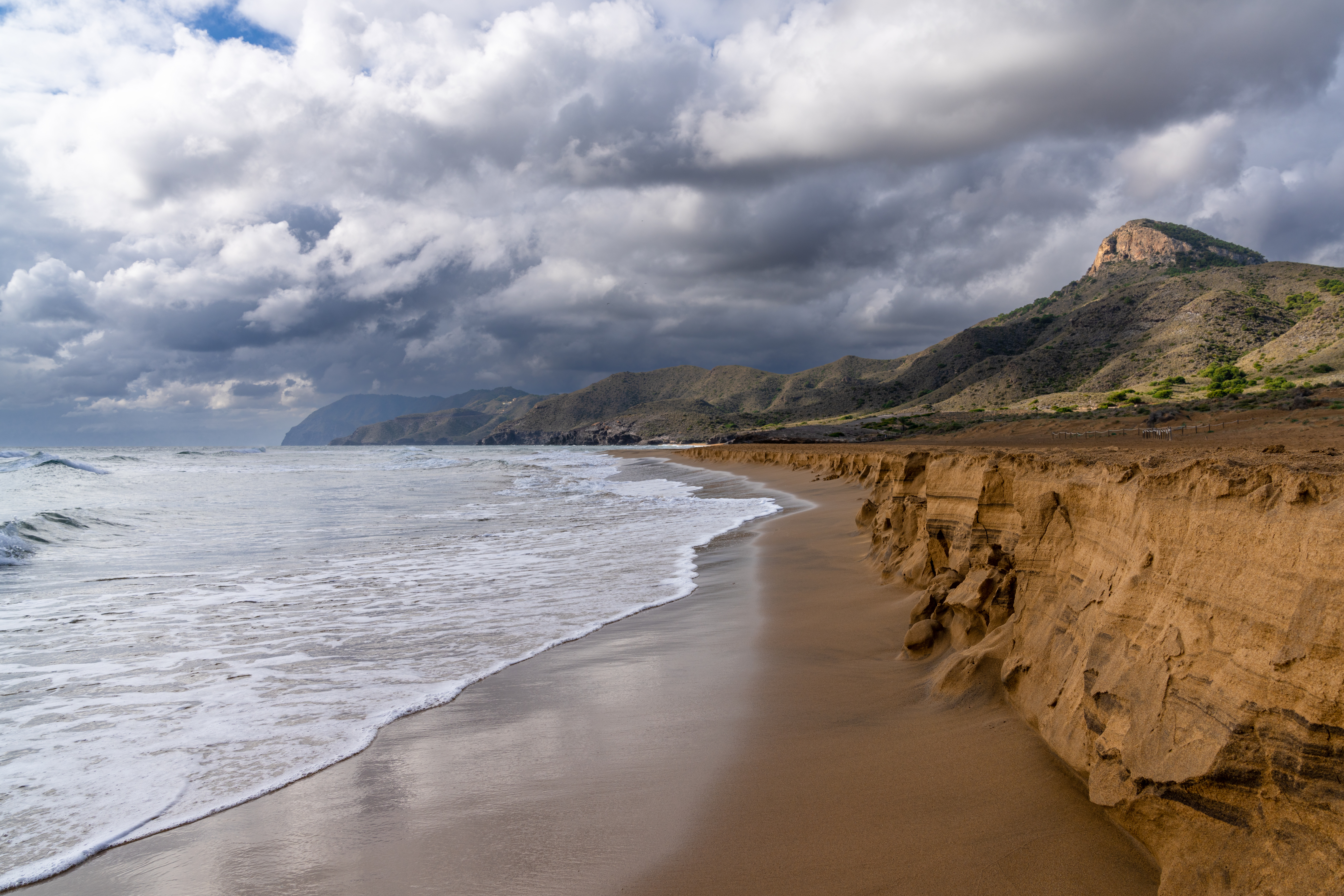 Flut am Calblanque-Strand im Süden von Murcia. Foto: © iStock.com/makasana