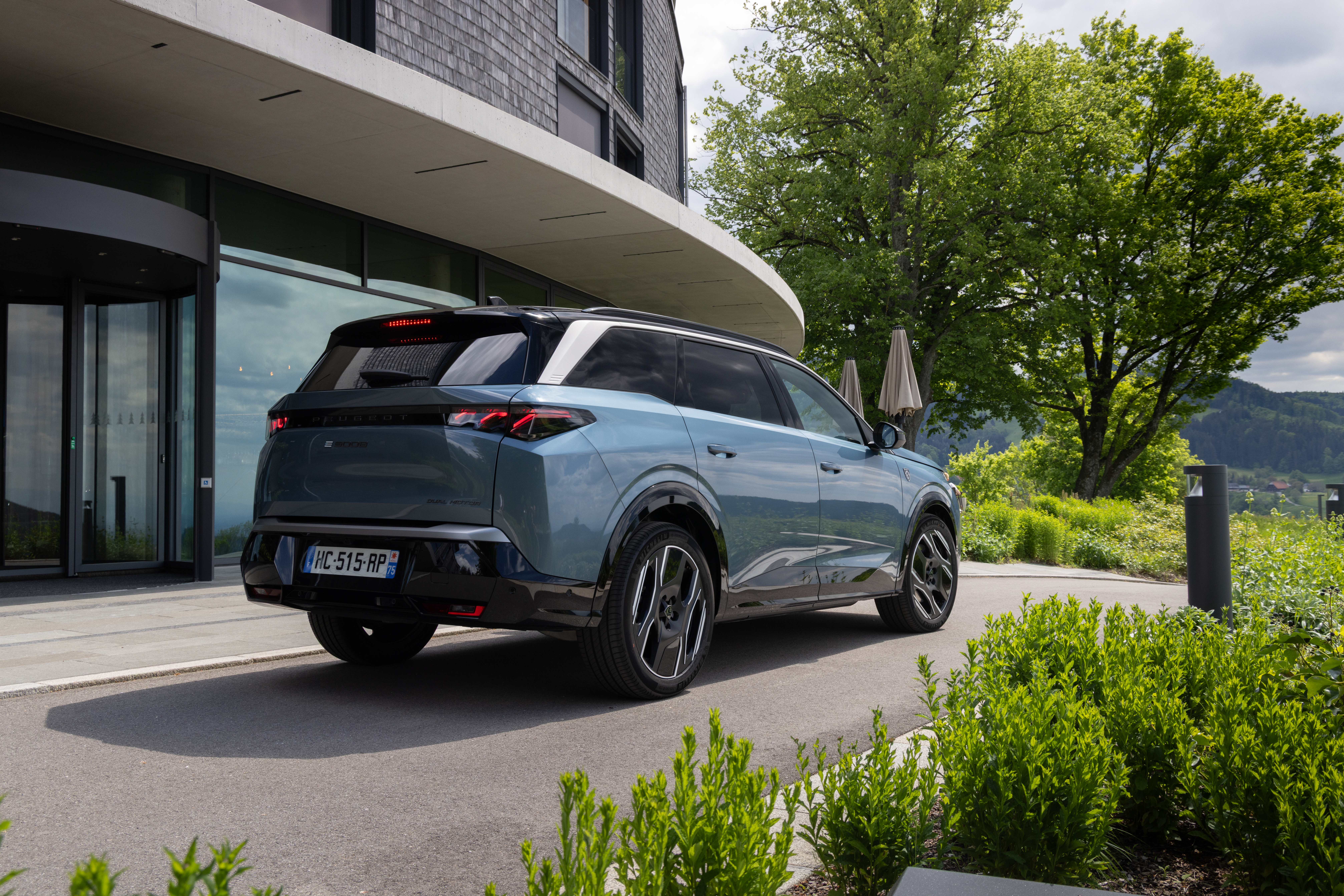 Hier die Heckansicht des Peugeots E-5008 Foto: © Peugeot Hier die Heckansicht des Peugeots E-5008 Foto: © Peugeot