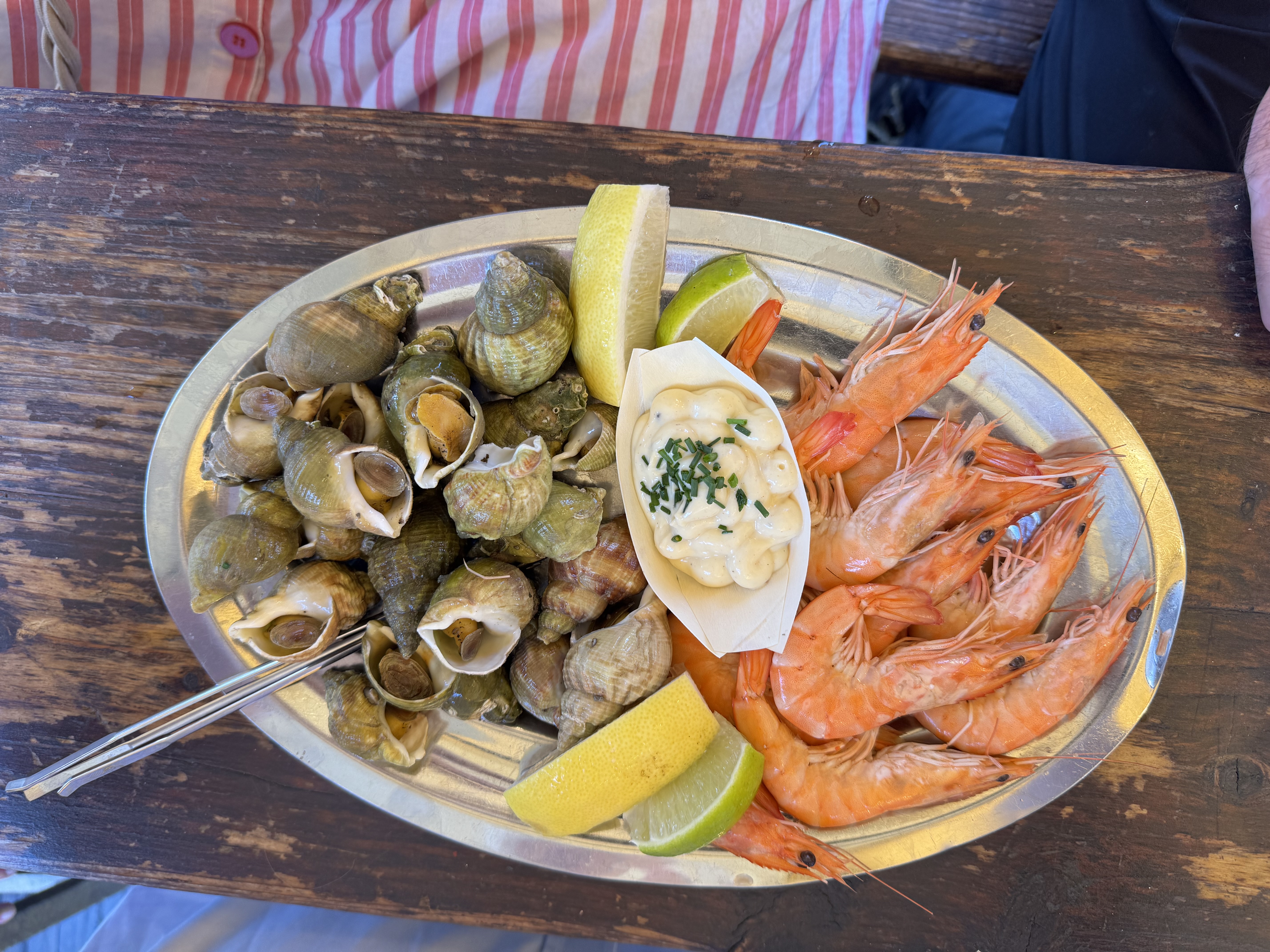 Das darf in Pornic nicht fehlen: Meeresfrüchte auf dem Kutter Le Fleur des Ondes im Hafen von Pornic. Foto: © Stefan Buhren