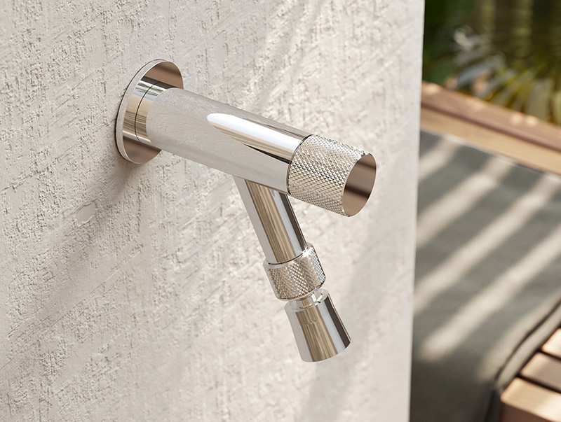 Ein Gartenwasserhahn ist längst nicht mehr nur eine funktionale Notwendigkeit – er kann ein echtes Design-Statement sein. Foto: © Outdoor Konzepte