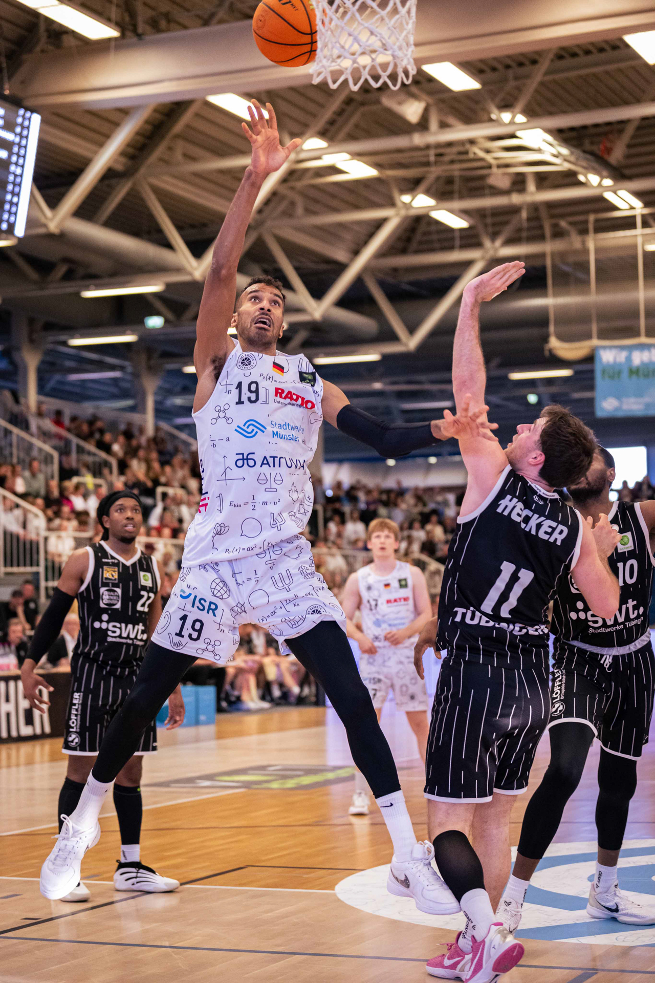Für sein Team, den Uni Baskets, ist Adam Touray ein engagierter und erfolgreicher Spieler. Foto: © Teamfoto Marquardt