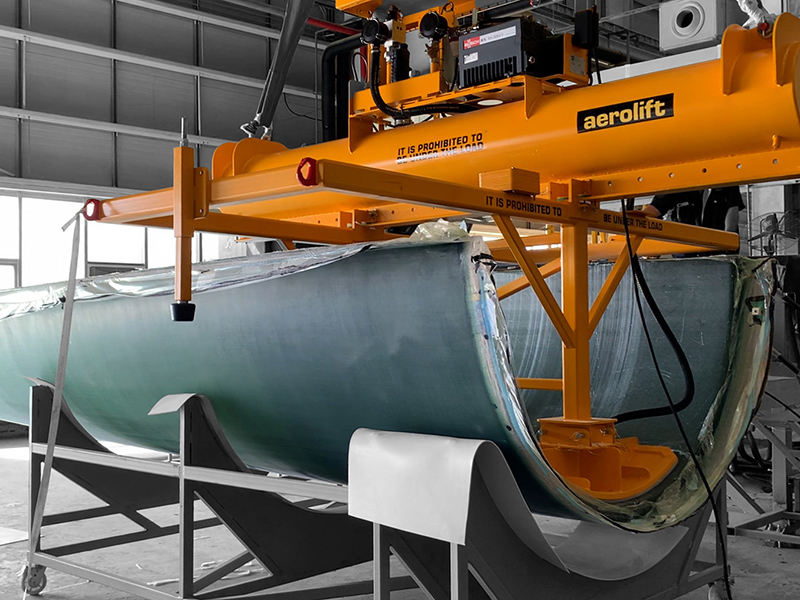 Das niederländische Unternehmen Aerolift Industrials B.V. entwickelt und produziert fortschrittliche Vakuum- und mechanische Hebelösungen. Mit Uplifter hat das Unternehmen nun einen branchenbekannten Montageanlagenspezialisten als Vertriebspartner gewonnen. Foto: © Aerolift