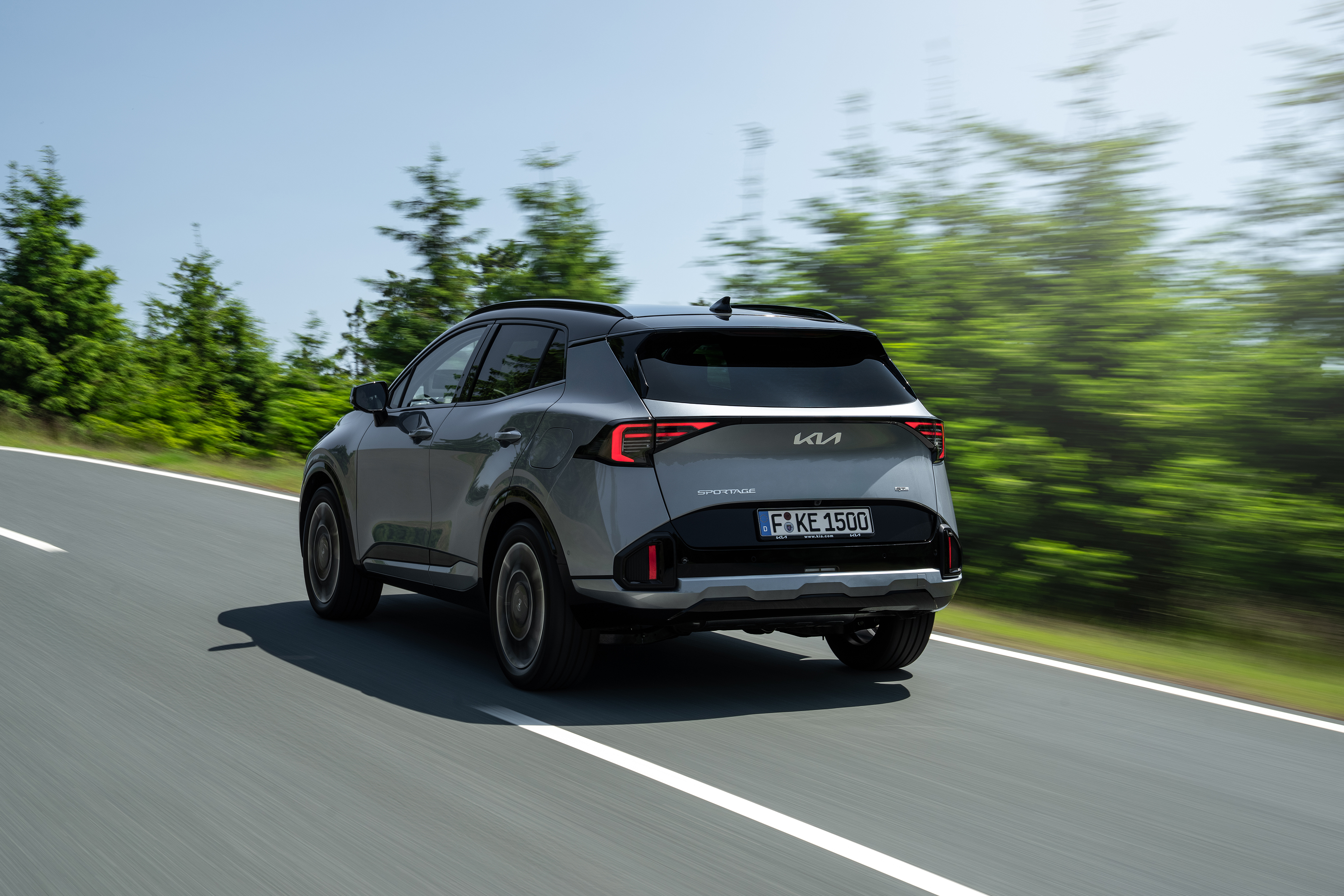 Kia hat dem Sportage neue Rückleuchten verpasst und den Stoßfänger modifiziert. Foto: © Kia
