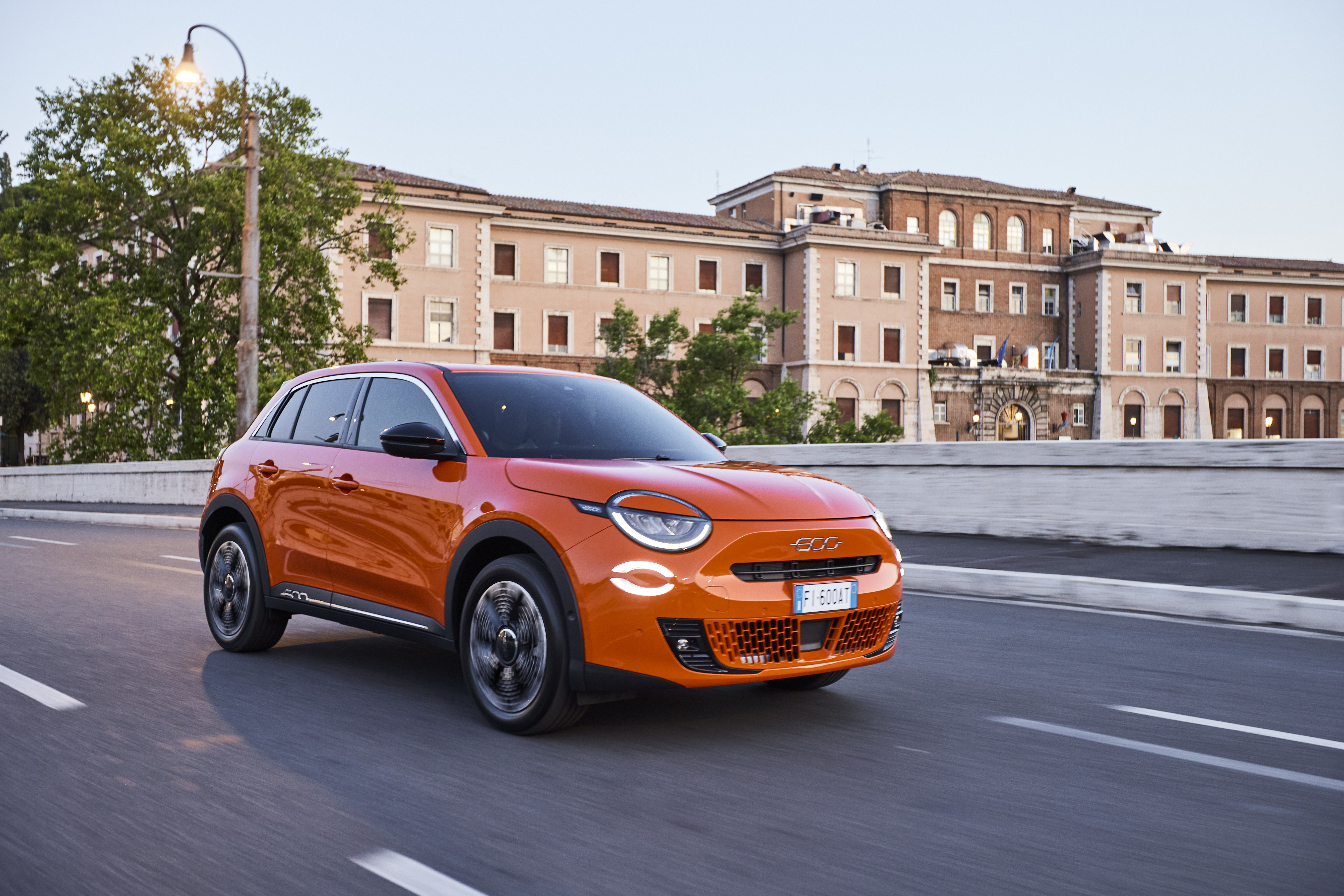 Der Italiener fährt sich leichtfüßig und bietet viel Komfort. Foto: © Fiat Der Italiener fährt sich leichtfüßig und bietet viel Komfort. Foto: © Fiat