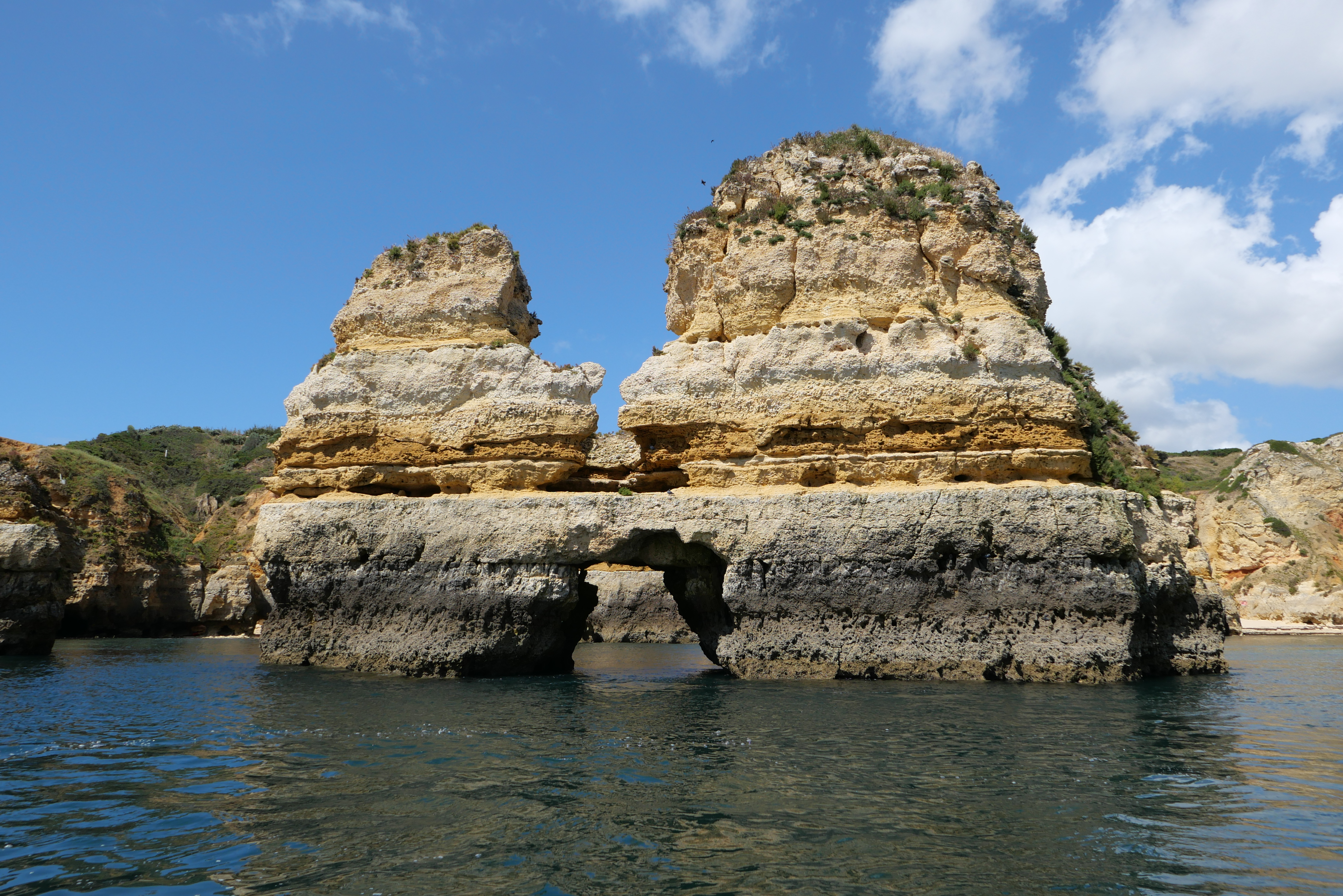 Bizarre Felsformation – die Küssenden der Ponta da Piedade bei Lagos. Foto: © Marion Schwarzmann