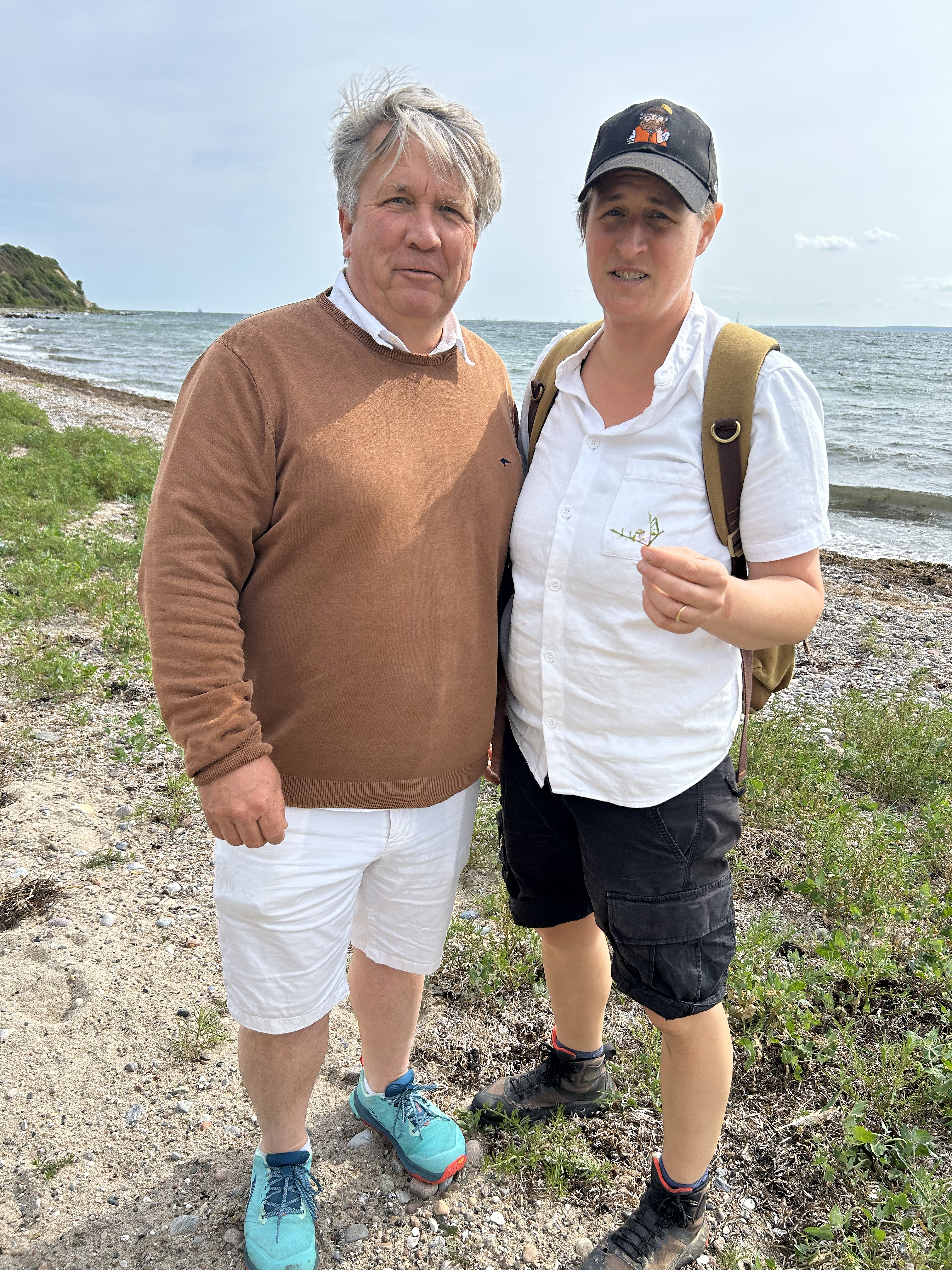 Niels Mouritzen und Köchin Kathrin Baake zeigen ihren Gästen auf der Tour Foto: © DHB