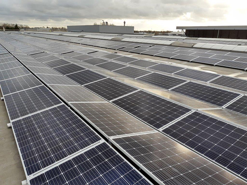 Mit seiner Solarstromproduktion von 2024 könnte das Unternehmen rechnerisch etwa 390 flämische Haushalte ein ganzes Jahr lang mit Strom versorgen. Foto: © Aliplast
