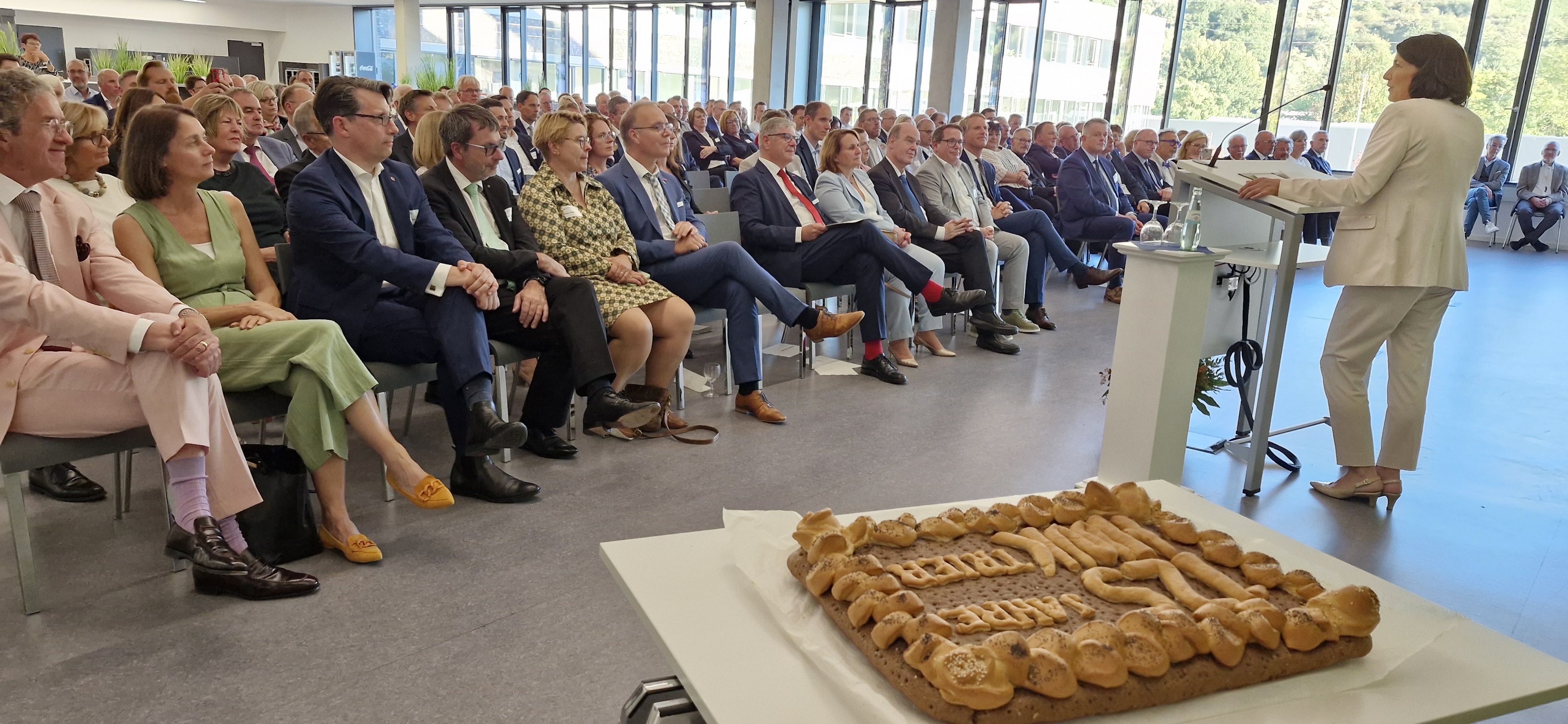 Ministerin Daniela Schmitt bei der Festansprache zum 125-jährigen Bestehen der Handwerkskammer Trier. Foto: © Constanze Knaack-Schweigstill