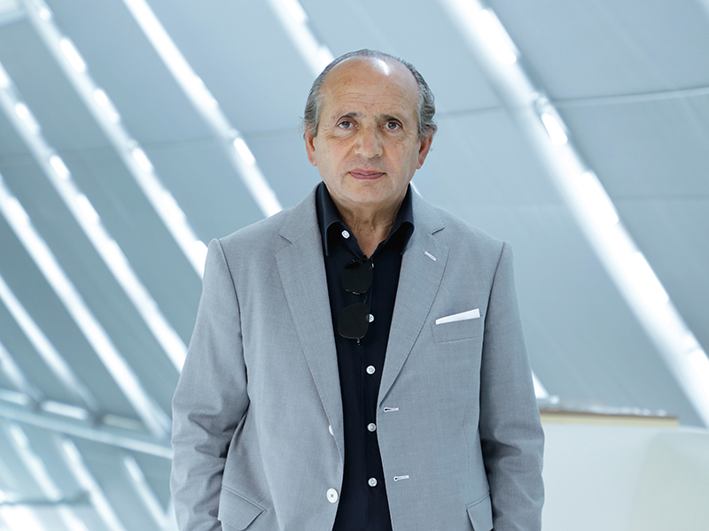 Der international renommierter Architekt Hadi Teherani wir in seinem Vortrag zur ThemenWerkschau neue Perspektiven für die Gestaltung von Fassaden und Gebäudehüllen aufzeigen. Foto: © Hadi Teherani