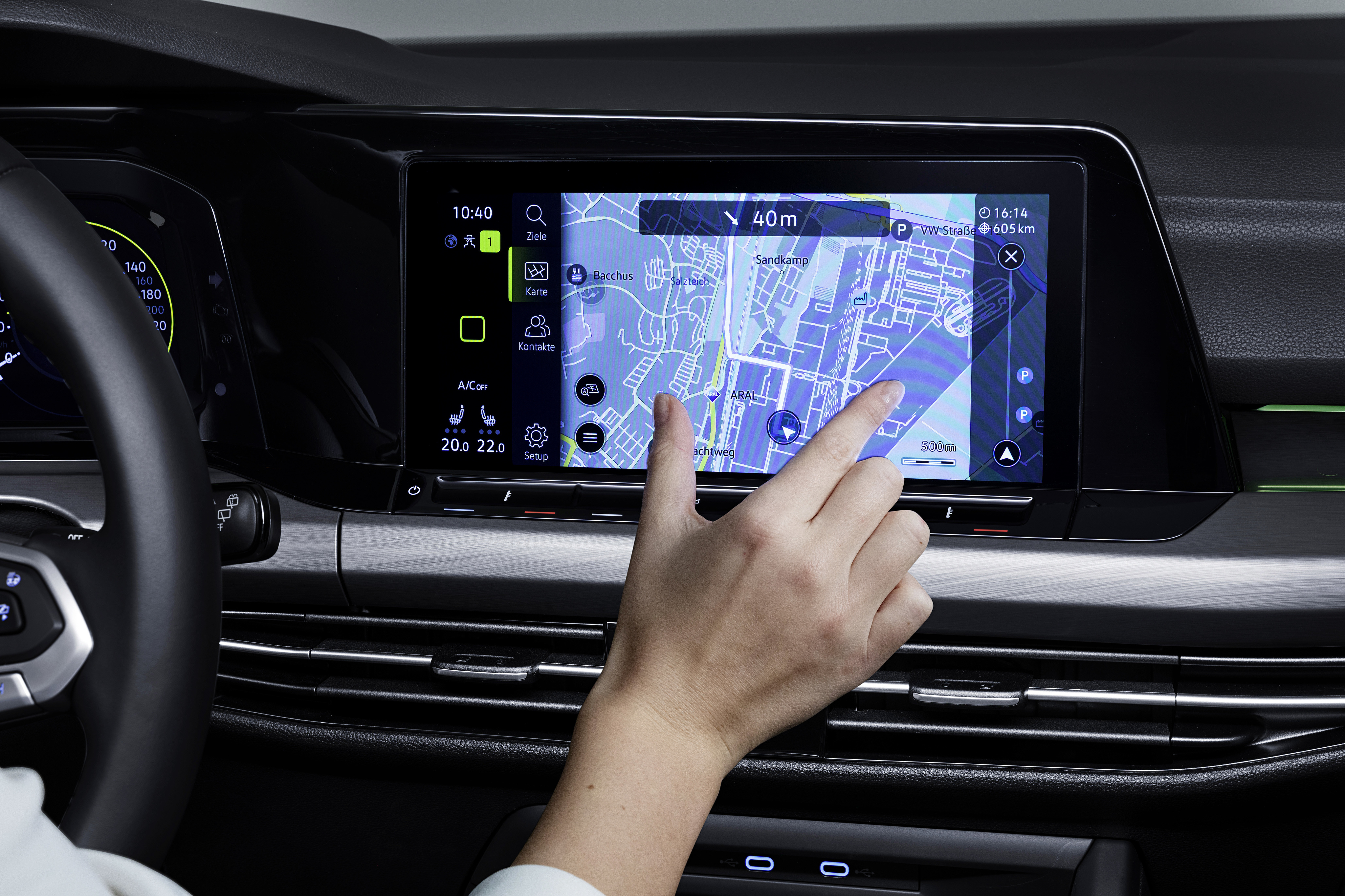 Das Multimediasystem arbeite auch mit einer Online-Sprachsteuerung, die Befehle zielführend umsetzt. Foto: © Volkswagen