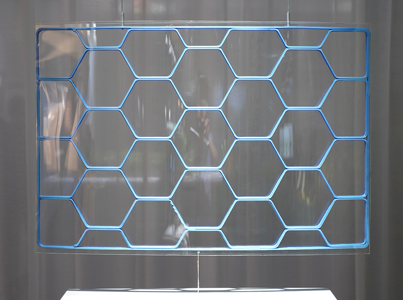 Unter dem Projekttitel L3!chtglas forscht das Institut für Baukonstruktion der TU Dresden an leichten Verbundelementen aus Dünnglas mit 3D-gedrucktem Biopolymerkern für materialeffiziente Isolierverglasungen in der Gebäudehülle. Foto: © Daniel Pfarr, Institut für Baukonstruktion