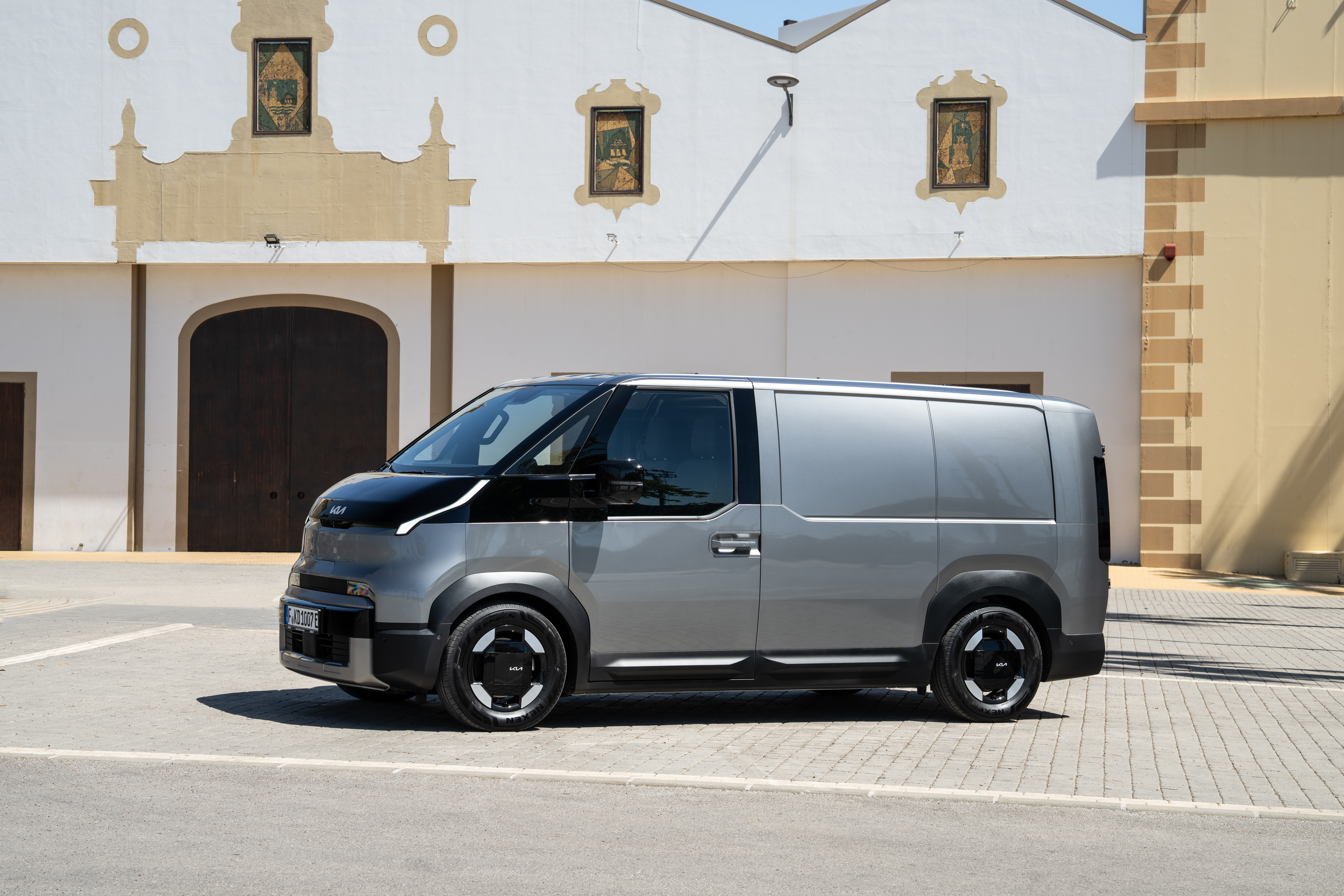 Den Kia PV5 gibt es mit drei Batteriepaketen für kurze, mittlere und lange Reichweiten. Foto: © Kia