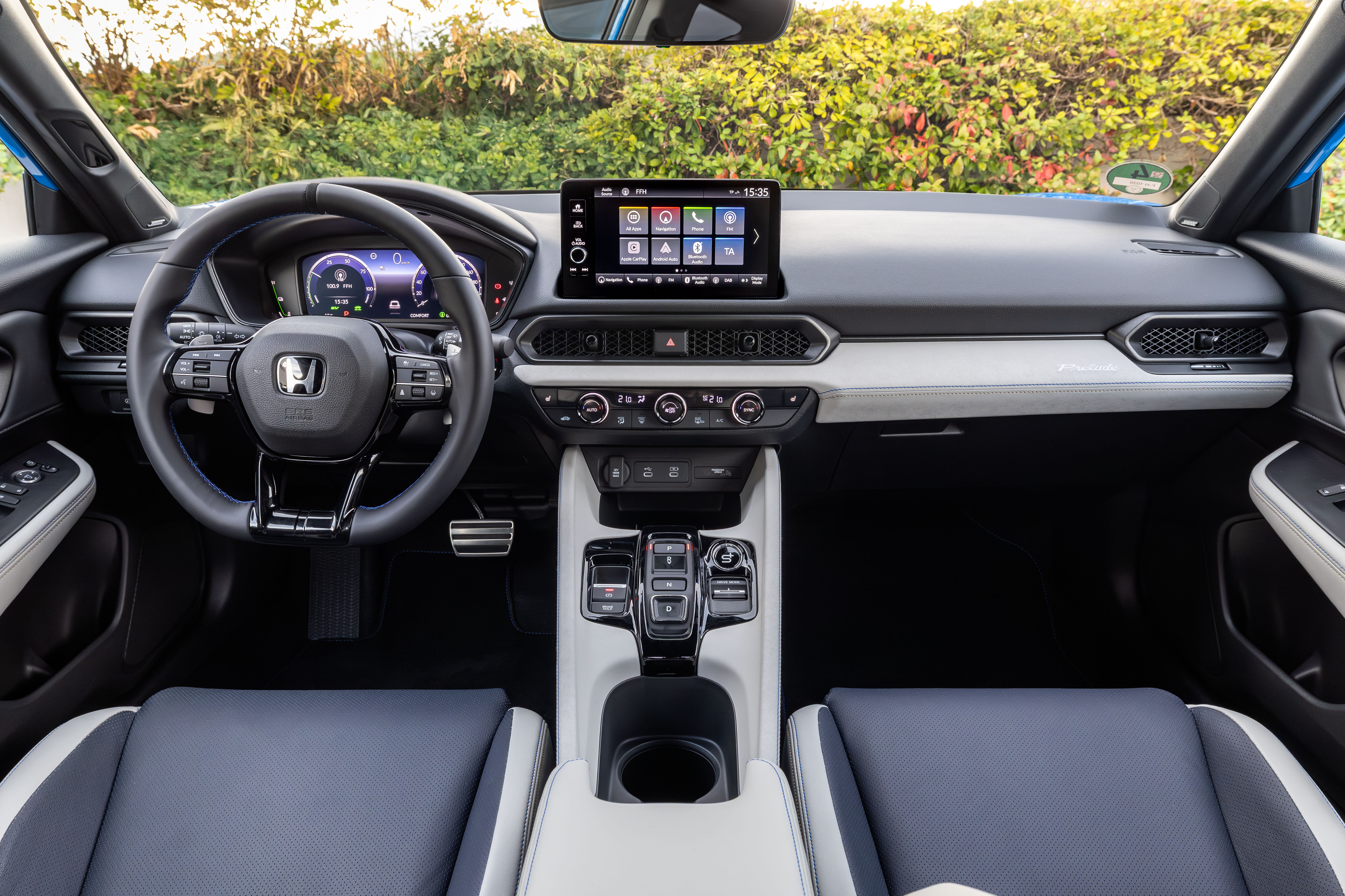 Das aufgeräumte Cockpit erweist sich als einfach in der Handhabung. Foto: © Honda
