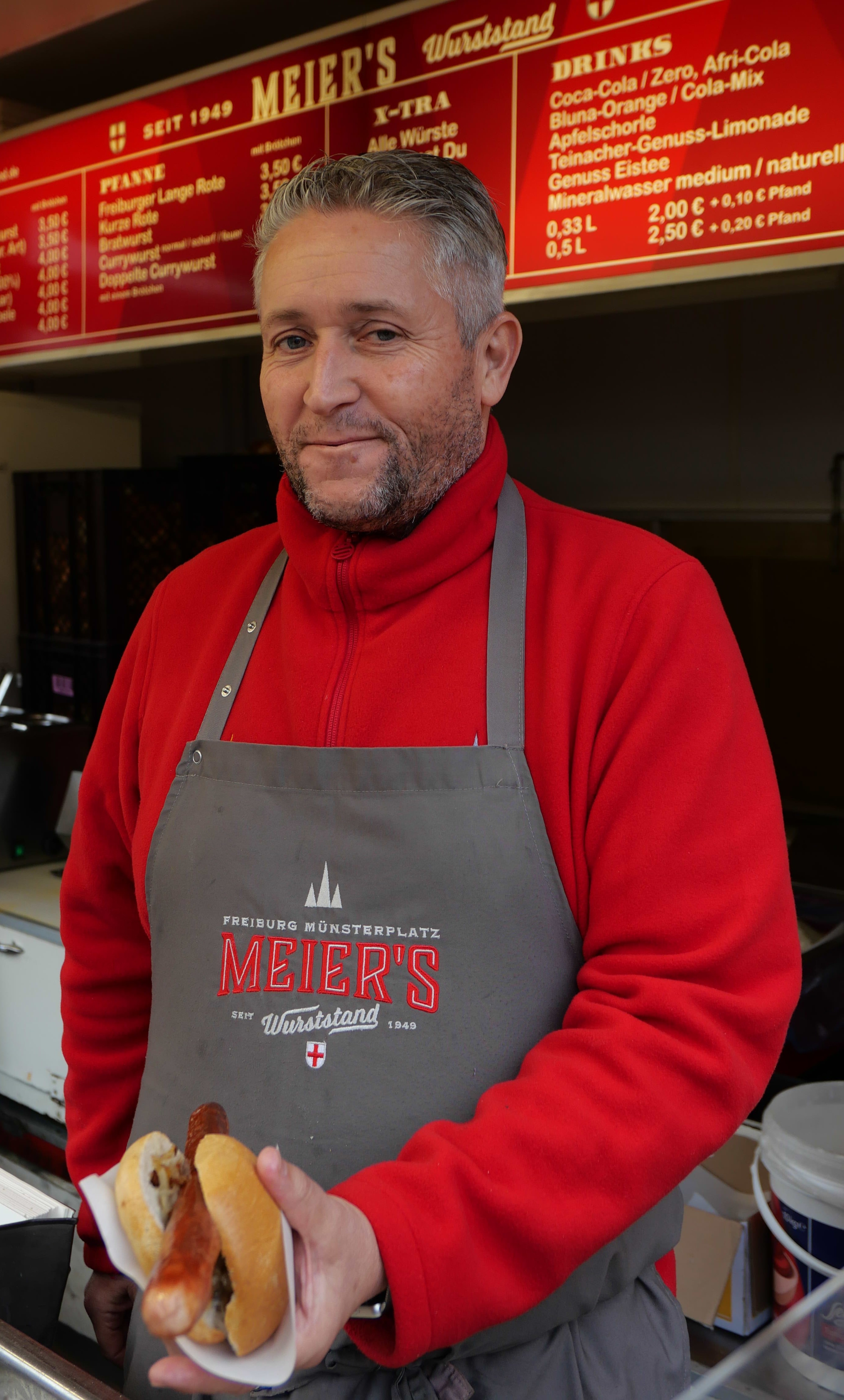 Jan Meiers Großvater verkaufte 1949 als Erster die lange Rote auf dem Freiburger Münstermarkt. Foto: © Marion Schwarzmann