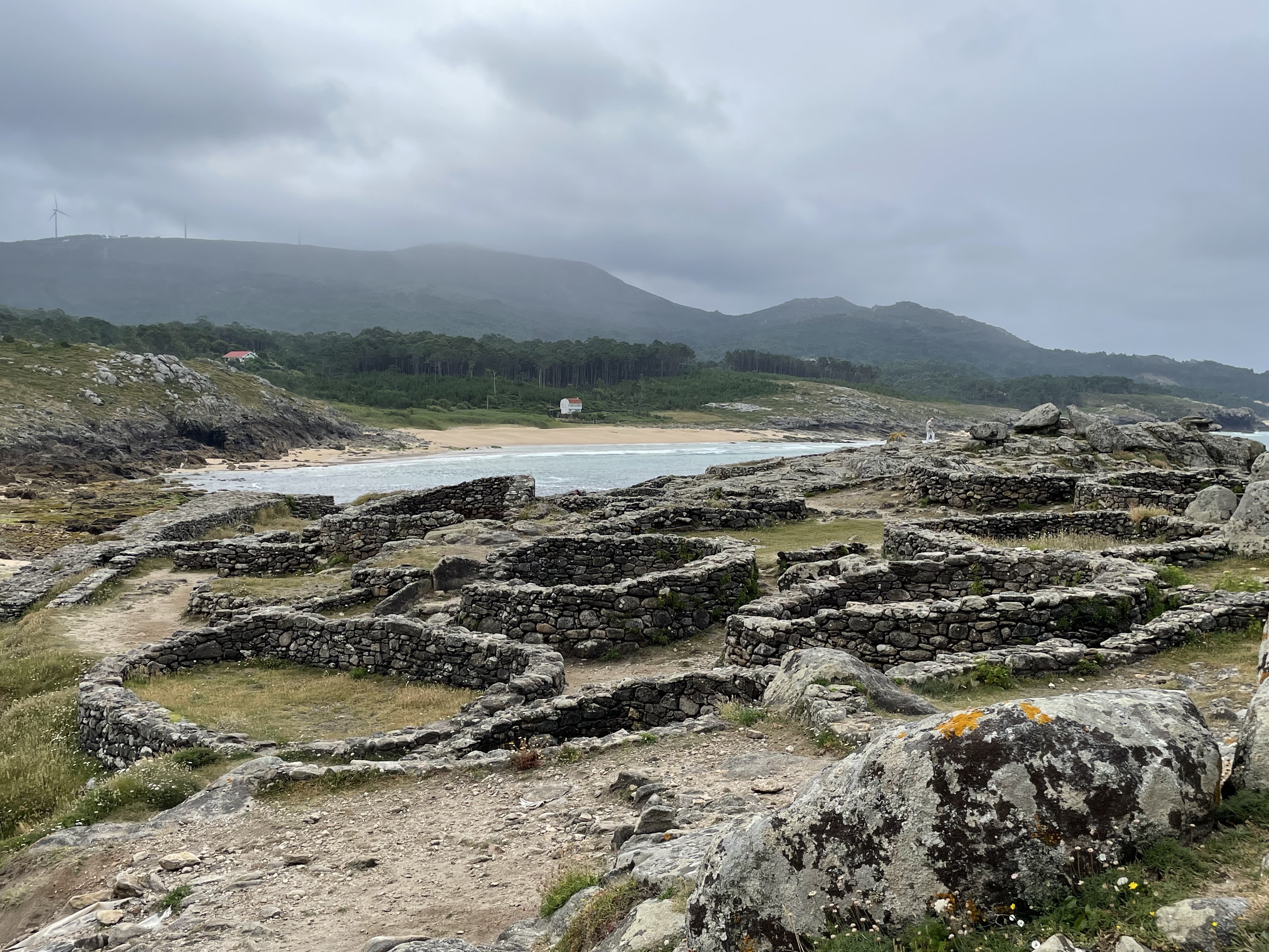Castro de Baroña und Strand. Foto: © Susanne Freitag