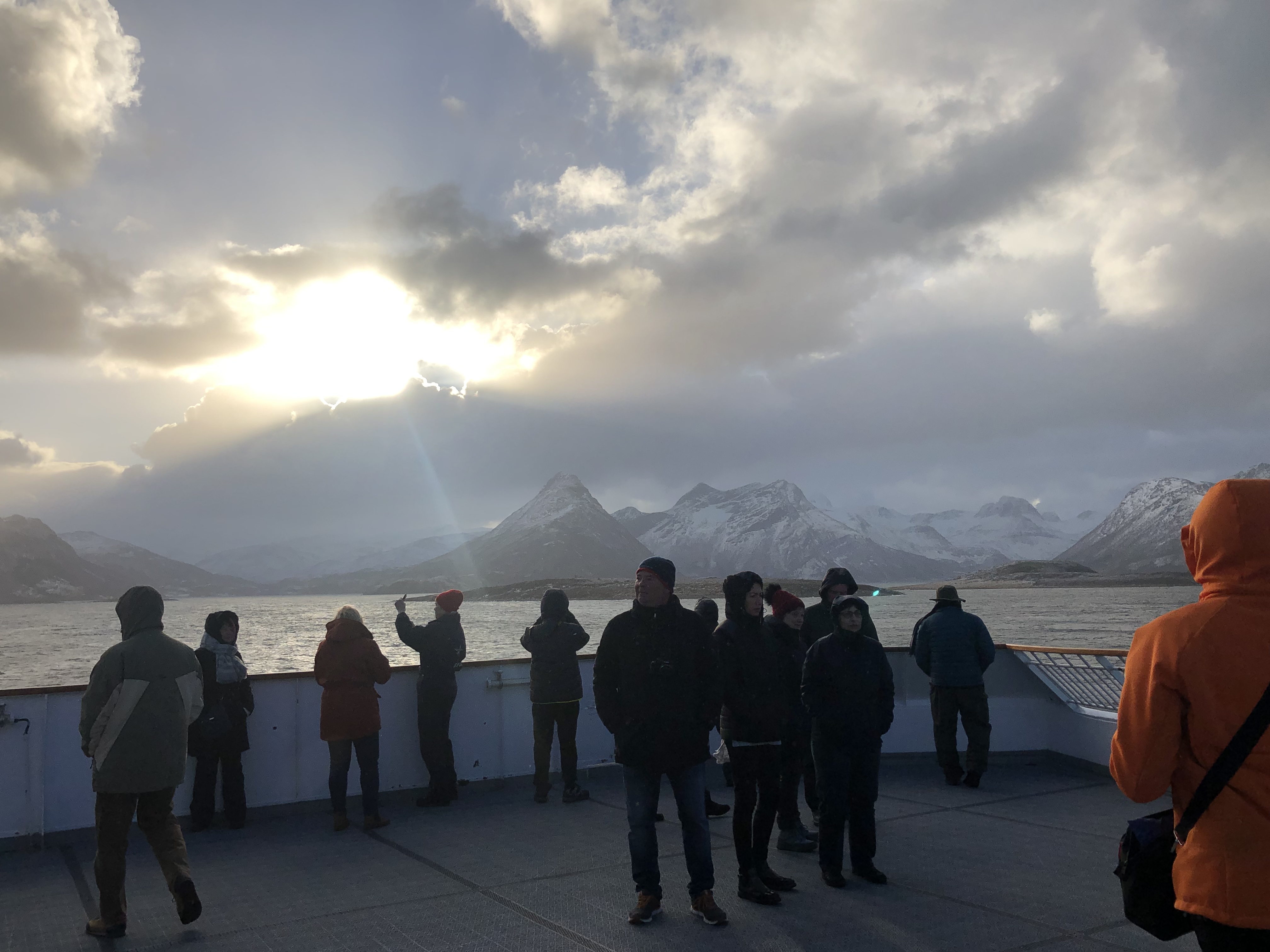 Das Wetter ändert sich stündlich an der norwegischen Küste. Wichtig ist warme Kleidung nach dem Zwiebelprinzip. Foto: © DHB