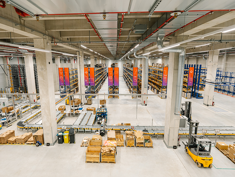 Der neue Produktionsstandort beherbergt ein vollständig digitalisiertes Ersatzteillager. Foto: © TK Elevator / Philip Schwarz