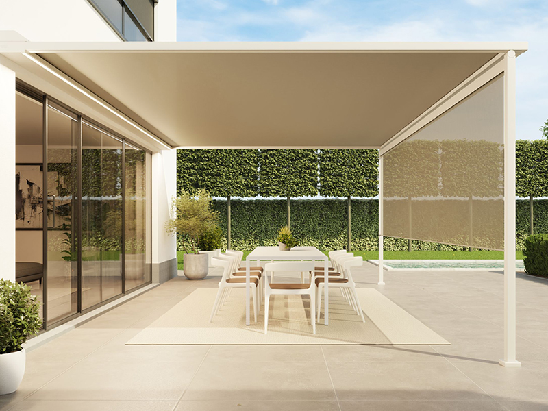 Bei der neuesten Variante im Pergola-Sortiment liegt das Tuch vollständig horizontal. Foto: © Harol