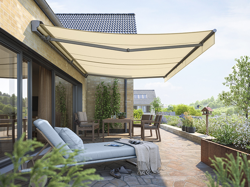 Zu den in den vergangenen Monaten pr&auml;sentierten Neuheiten und Weiterentwicklungen z&auml;hlt unter anderem die offene Markise, die als neue Basis des Markisenprogramms dient und mit ihrem attraktiven Preis-Leistungs-Verh&auml;ltnis &uuml;berzeugt. Foto: © Weinor