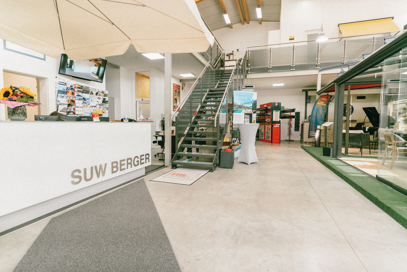 Der familiengef&uuml;hrte Handwerksbetrieb hat &uuml;ber 30&nbsp;Jahren Erfahrung im Bereich Sonnenschutz &ndash; dazu z&auml;hlen Terrassend&auml;cher, Markisen, Rolll&auml;den, Lamellen&shy;d&auml;cher, Glas&shy;l&ouml;sungen und mehr. Foto: © SUW Berger