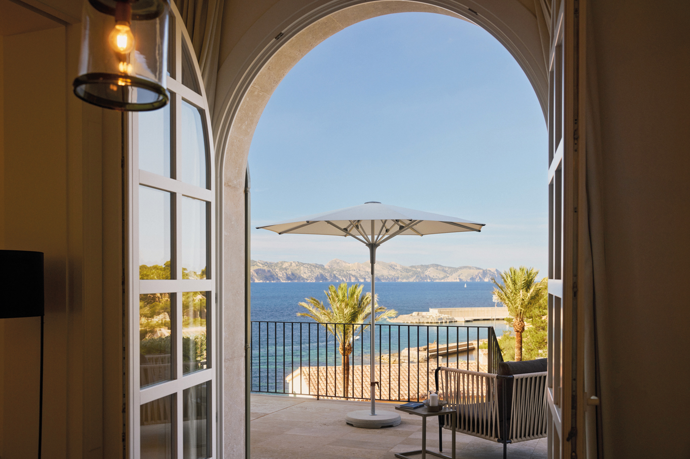 Das Portfolio wurde um den Fortino Pro erweitert&nbsp;&ndash; ein windsicherer, robuster und korrosionsfreier Schattenspender. Foto: © Glatz