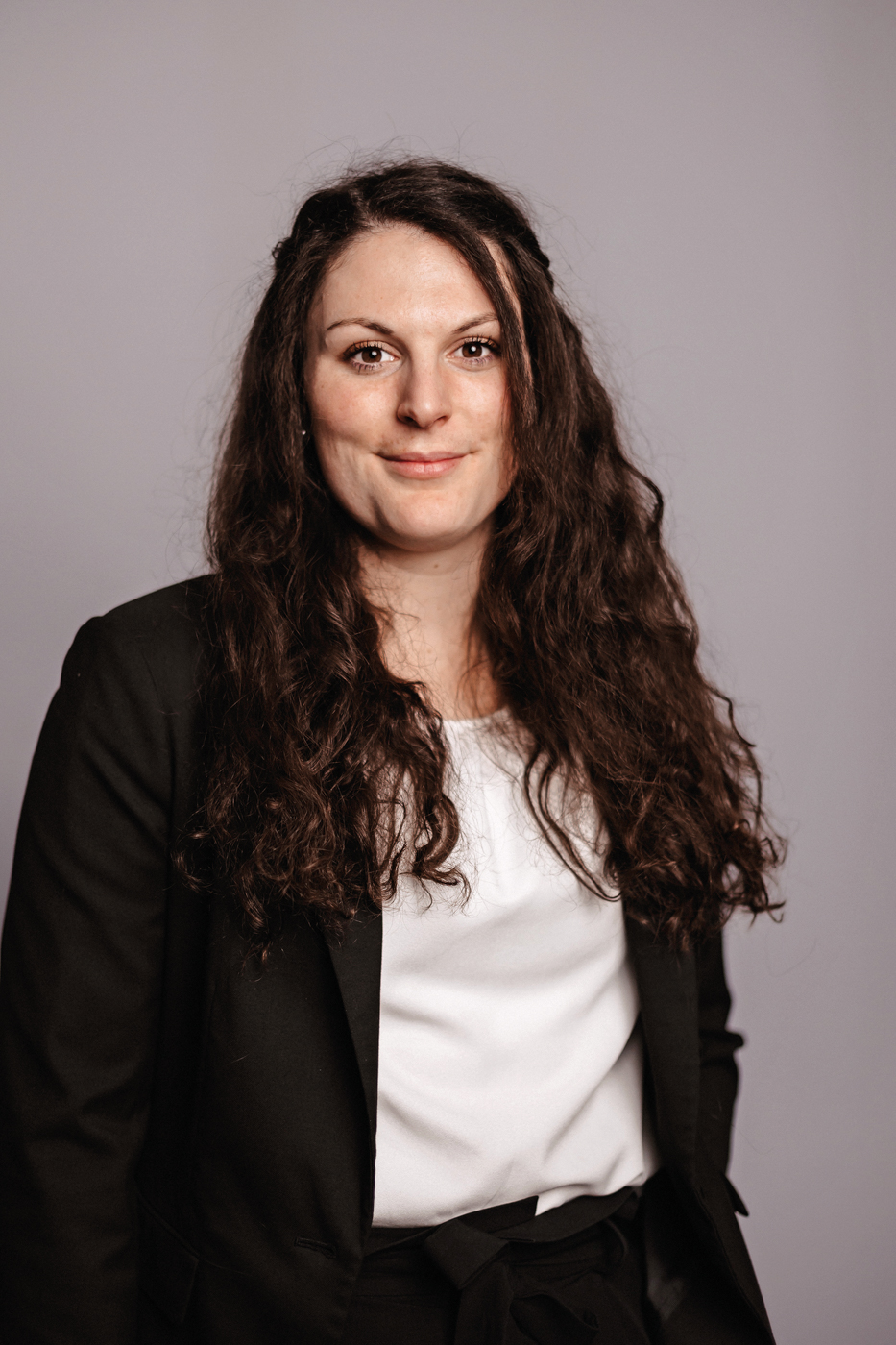 Mit der neuen Fensterbau Frontale Stage schaffen wir einen internationalen Treffpunkt f&uuml;r Wissen und Innovation. Hier kommen Marktinformationen, Networking und Inspiration zusammen&nbsp;&ndash; ein Muss f&uuml;r alle, die die Branche aktiv gestalten wollen, so Chiara Str&auml;&szlig;ner. Foto: © Moony Mane