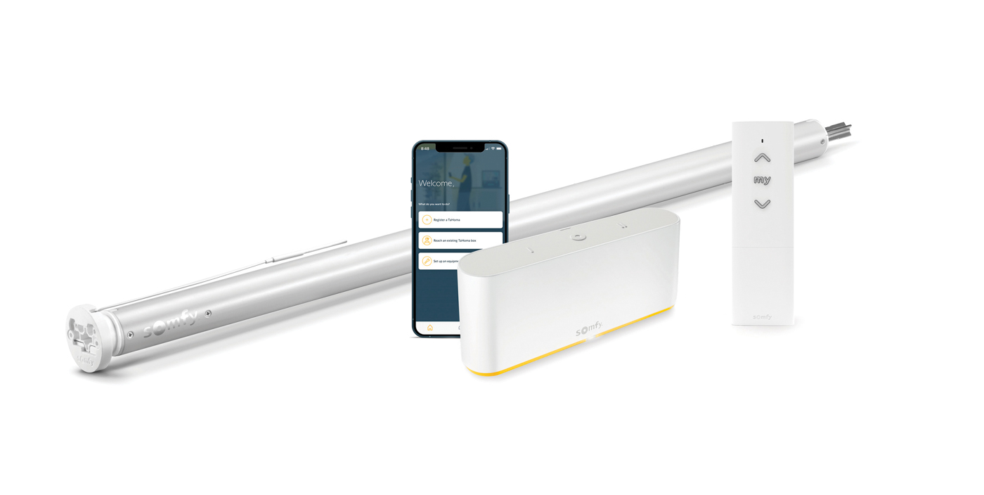 Der motorisierte Innensonnenschutz erm&ouml;glicht Fachhandwerkern eine schnelle und unkomplizierte Inbetriebnahme und bietet Endkunden hohen Komfort. Foto: © Somfy