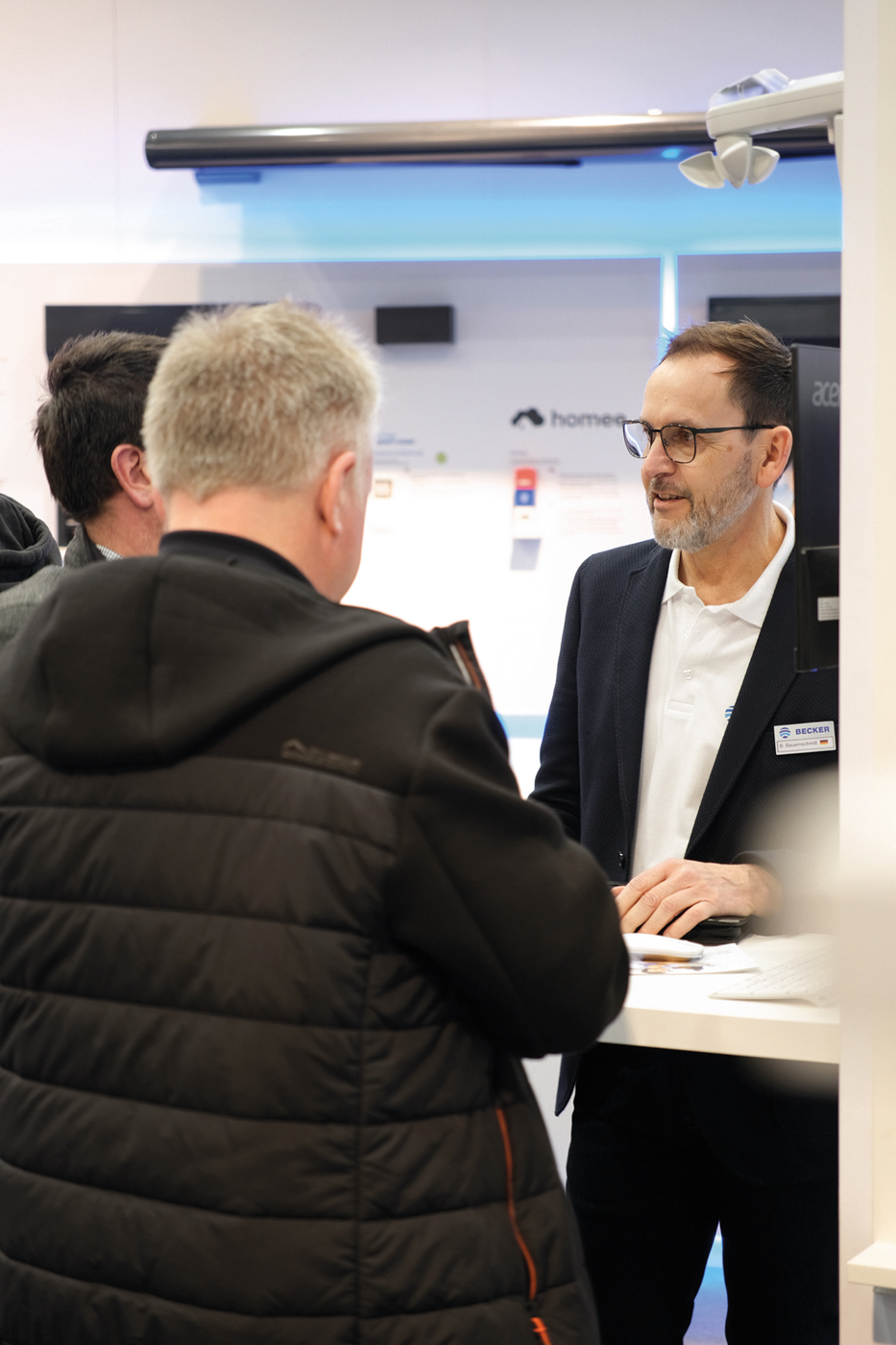 Fachgespr&auml;ch am Messestand&nbsp;&ndash; auch 2026 freut sich das Team auf ein Wiedersehen, den pers&ouml;nlichen Austausch und viele spannende Projekte mit seinen Partnern. Foto: © Becker-Antriebe