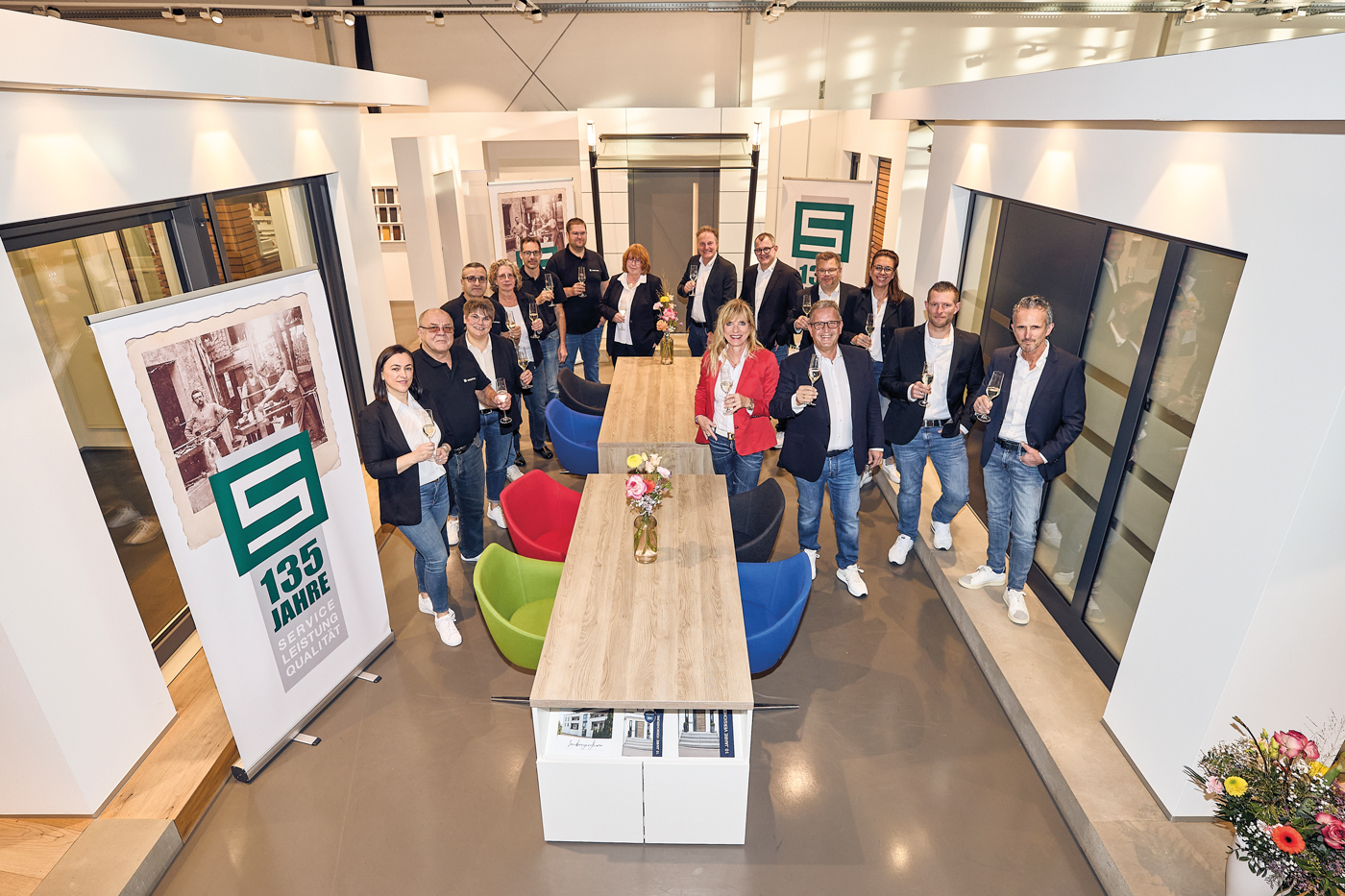Das Jubil&auml;um wurde mit der kompletten Belegschaft gefeiert. Foto: © Sesterhenn
