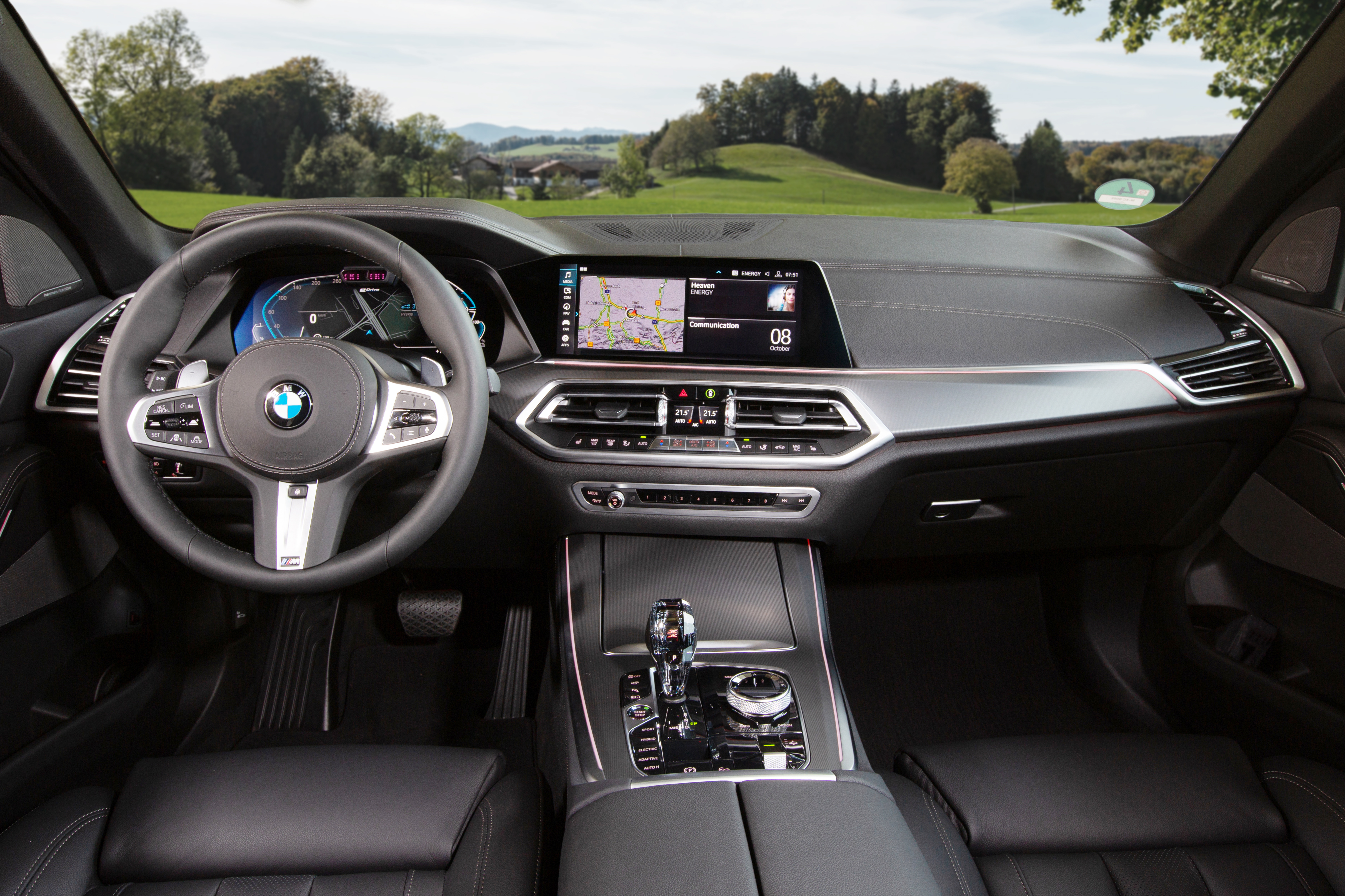 Der Ladefortschritt lässt sich vom Cockpit oder per Smartphone-App abrufen. Foto: © BMW