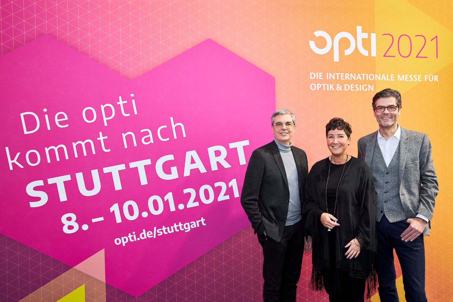 v.r.: Stefan Lohnert (Messe Stuttgart), Bettina Reiter (Projektleiterin opti) und Dieter Dohr (Vorsitzender der GHM-Geschäftsführung). Foto: © GHM