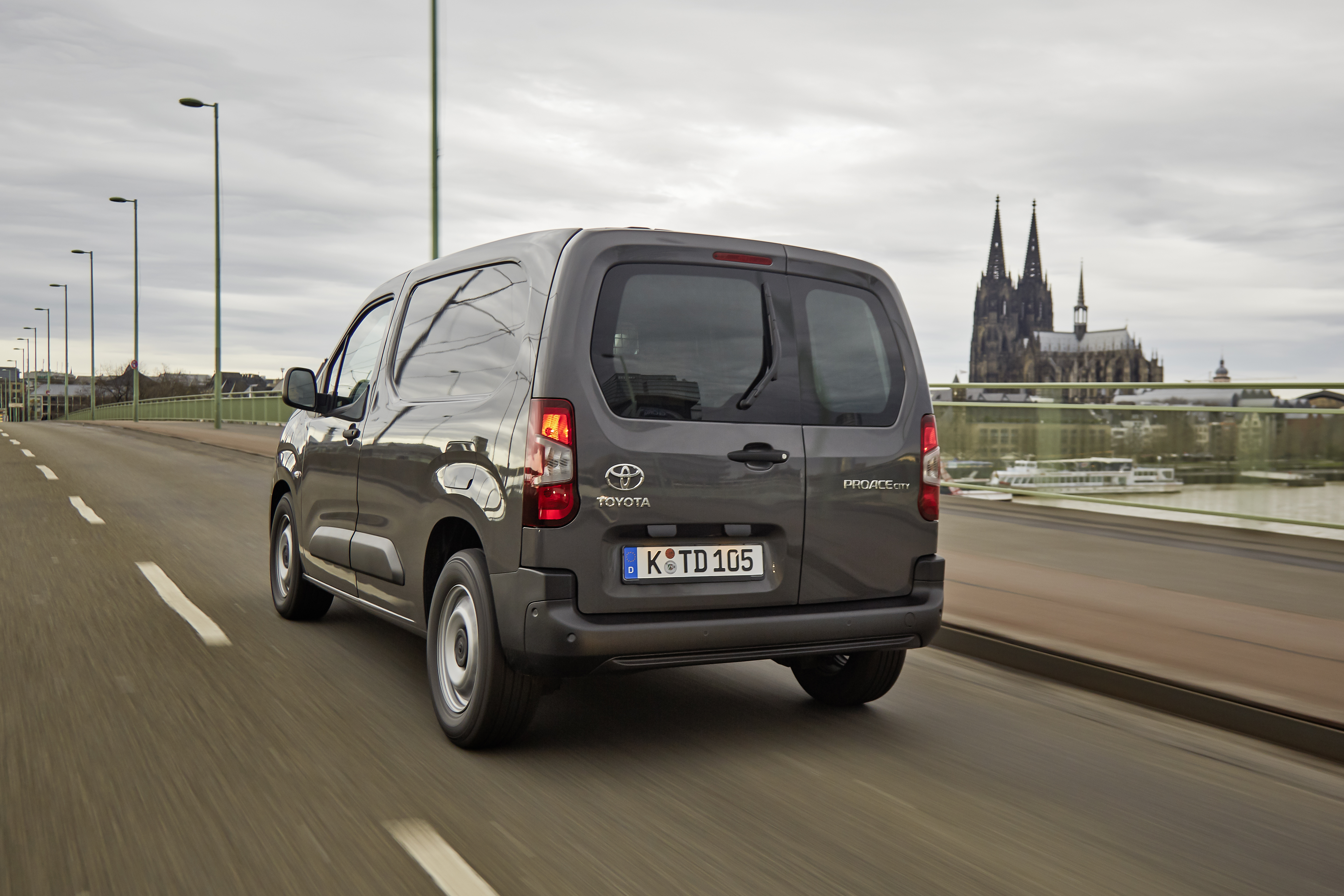 Der Toyota Proace City ist baugleich mit dem Citroën Berlingo, Opel Combi sowie Peugeot Rifter. Foto: © Toyota