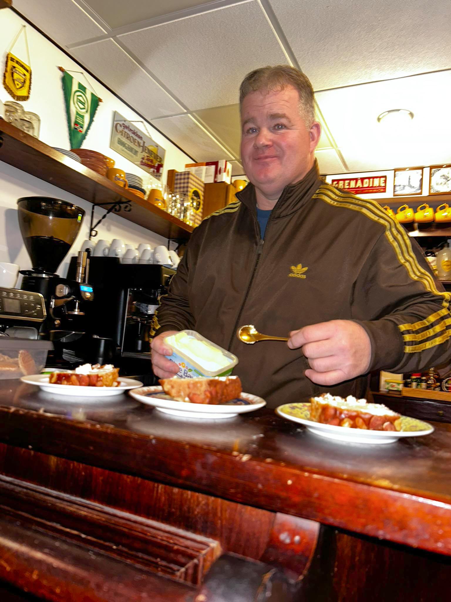 Im Caf&eacute; von John Meijer. Foto: © DHB