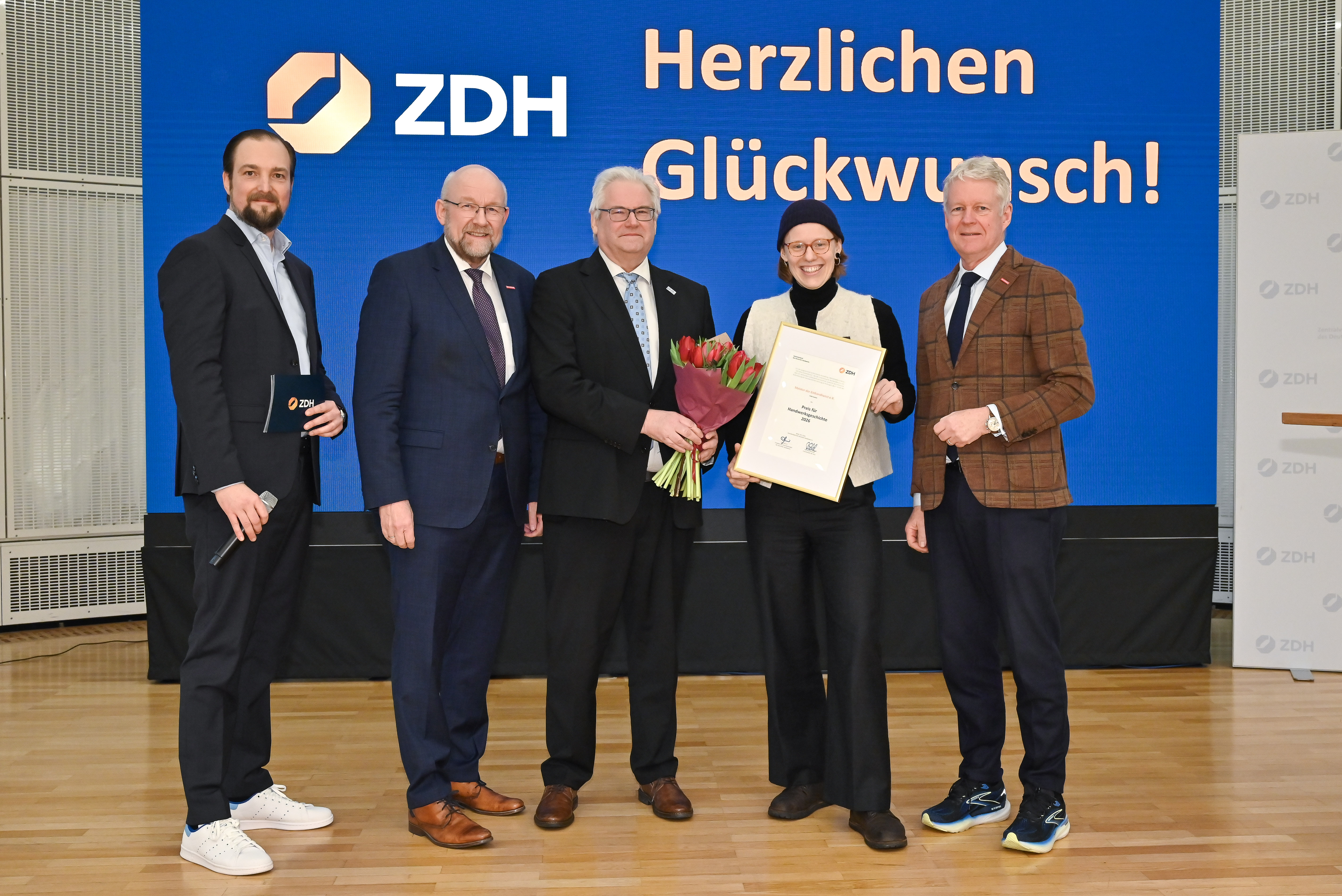 Preistr&auml;ger 2026: Meister der Einbandkunst aus Aachen. Foto: © ZDH/BILDSCHÖN/Boris Trenkel