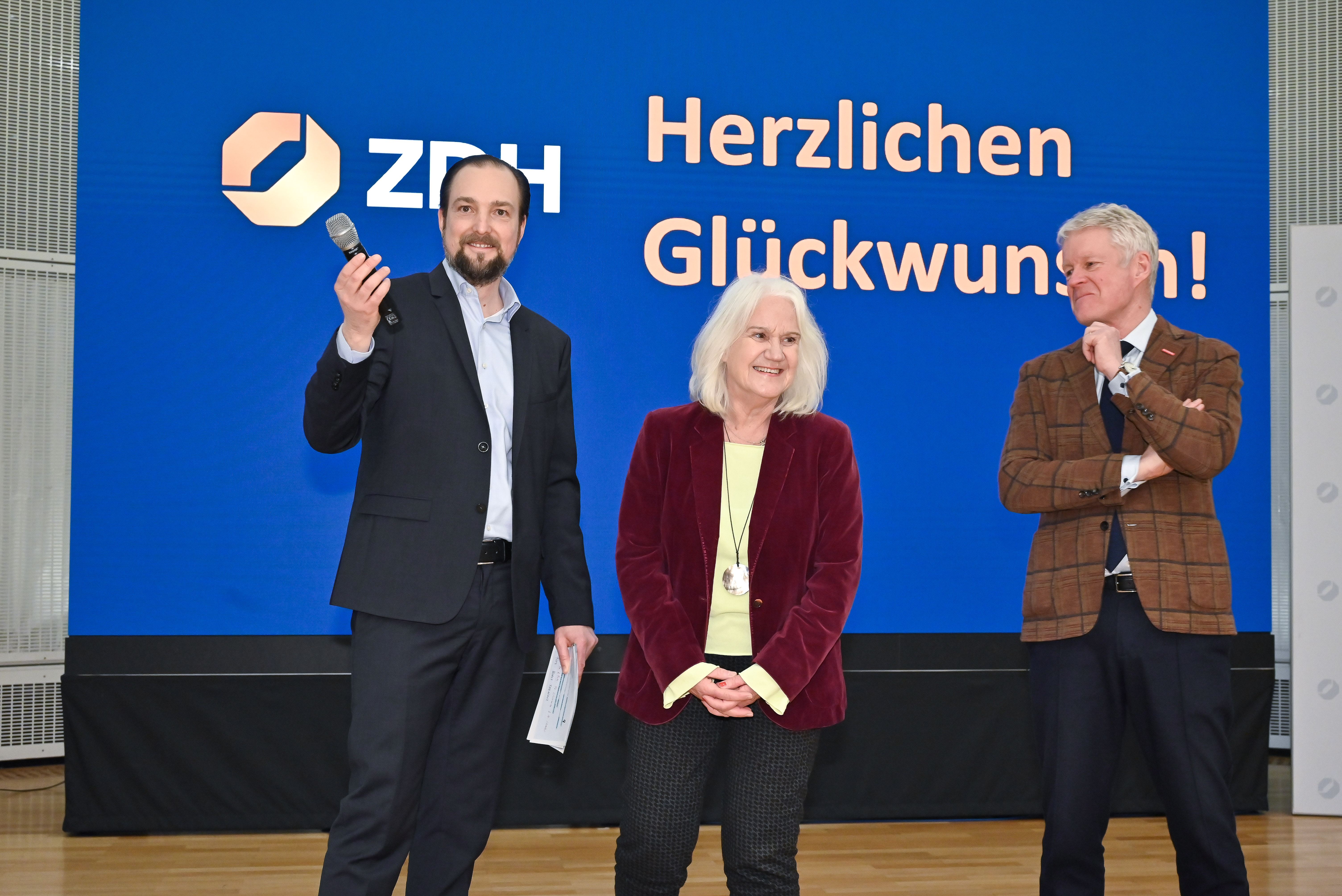 Eine besondere Erw&auml;hnung ging an die Essig Flaschnerei+Sanit&auml;r GmbH aus Calw. Foto: © ZDH/BILDSCHÖN/Boris Trenkel