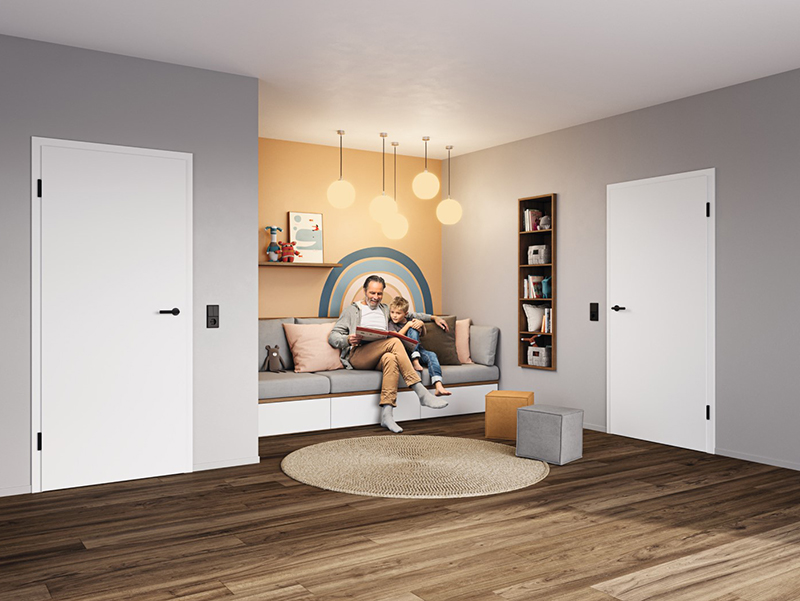 Zimmert&uuml;ren aus Holz sind ebenfalls Teil der H&ouml;rmann Verkaufsf&ouml;rderungsaktion 2026 und sorgen f&uuml;r sichere und robuste Raum&uuml;berg&auml;nge im Zuhause. Foto: © Hörmann