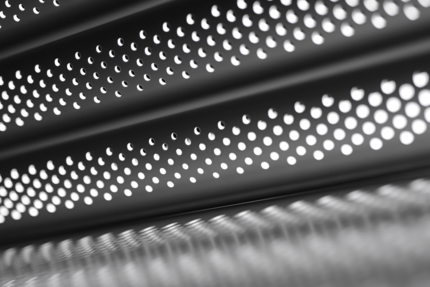 Das Material macht den Unterschied: Aluminium ist formstabil und witterungsresistent. Die eloxierte Schutzschicht macht die Rolll&auml;den unempfindlich gegen&uuml;ber Kratzern, Korrosion und UV-Strahlung.   Foto: © Schanz