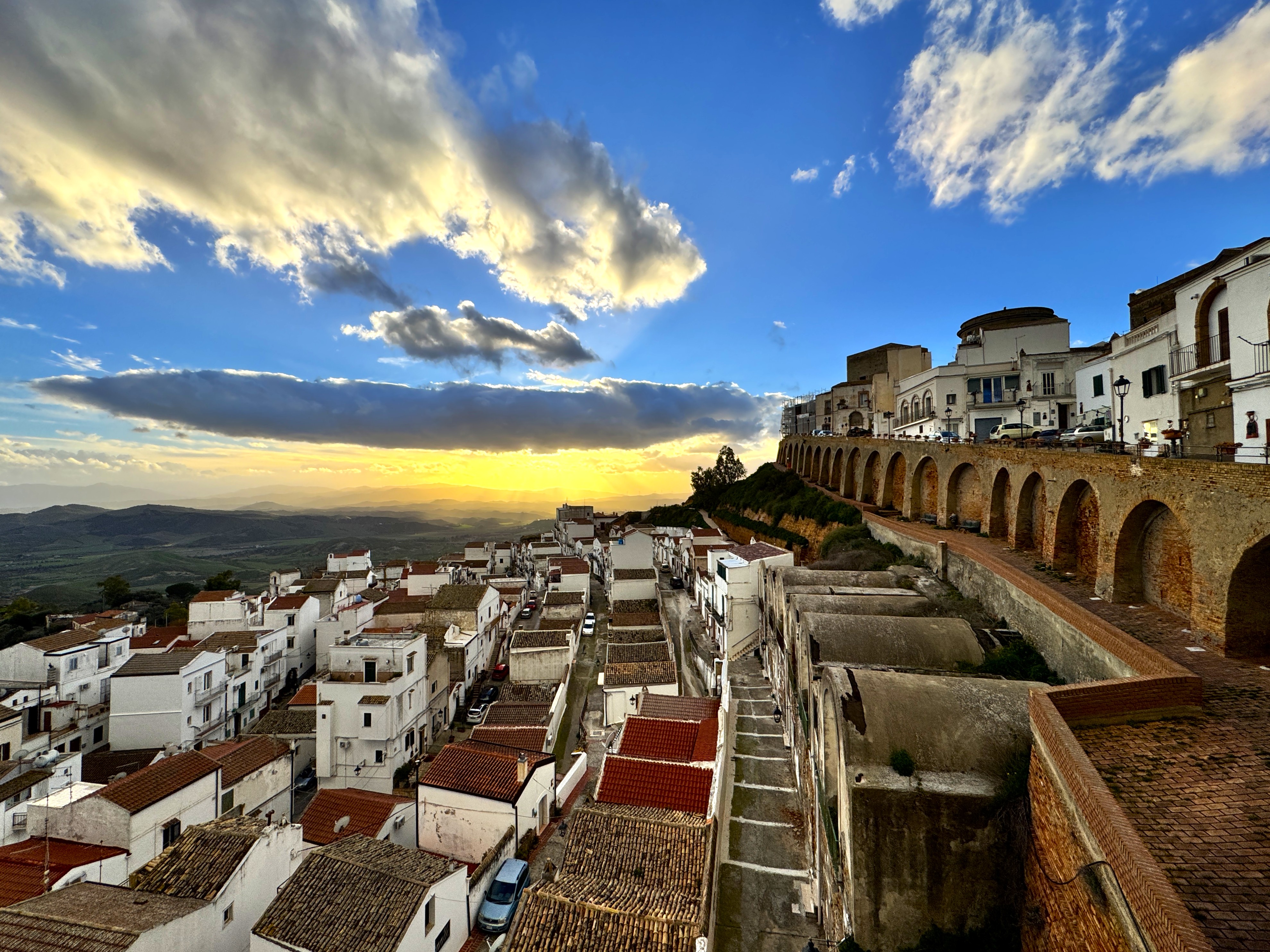 Pisticci erinnert an ein Amphitheater. Foto: © Verena S. Ulbrich/DHB