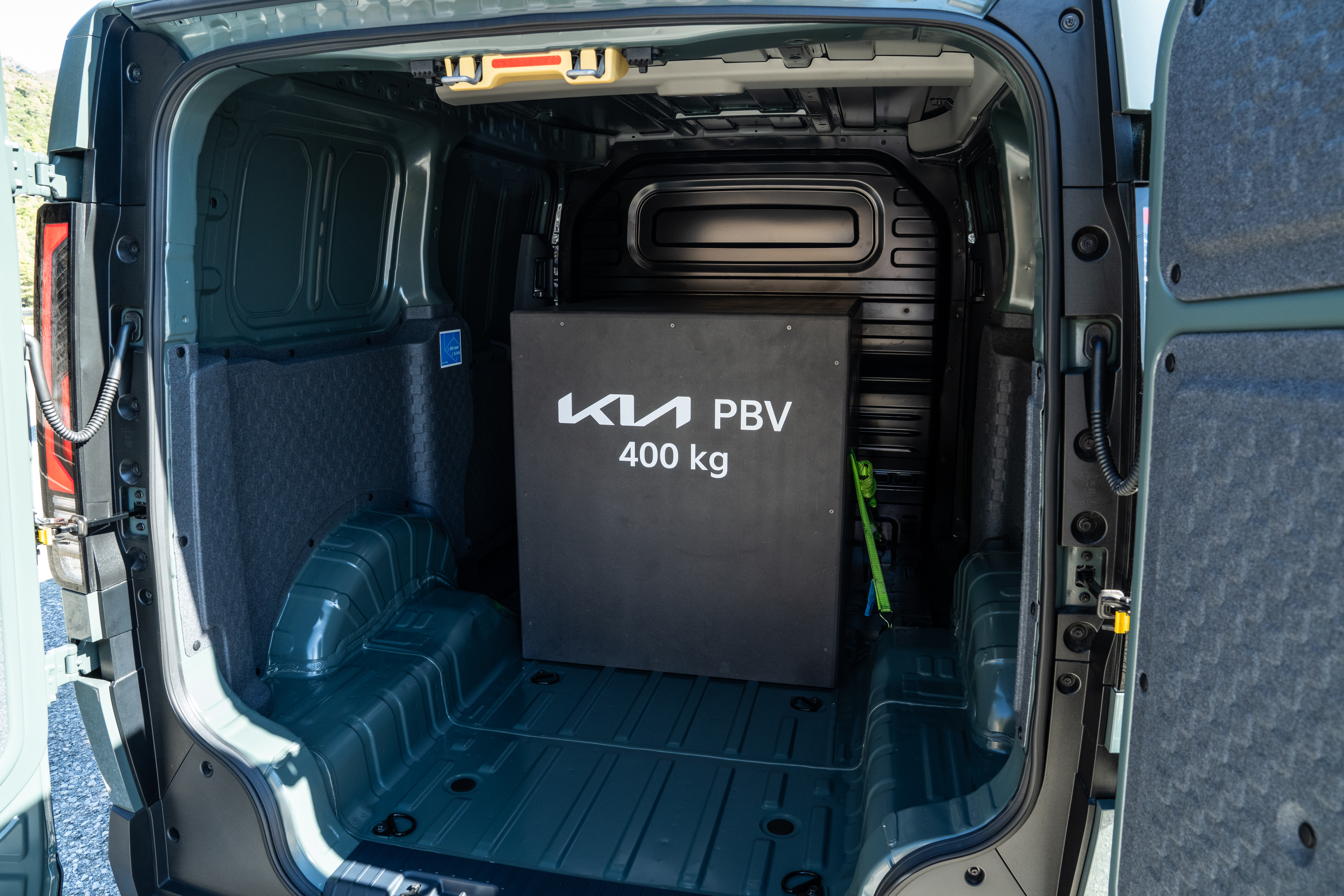 Der Laderaum wurde f&uuml;r das Beladen optimiert. Foto: © Kia