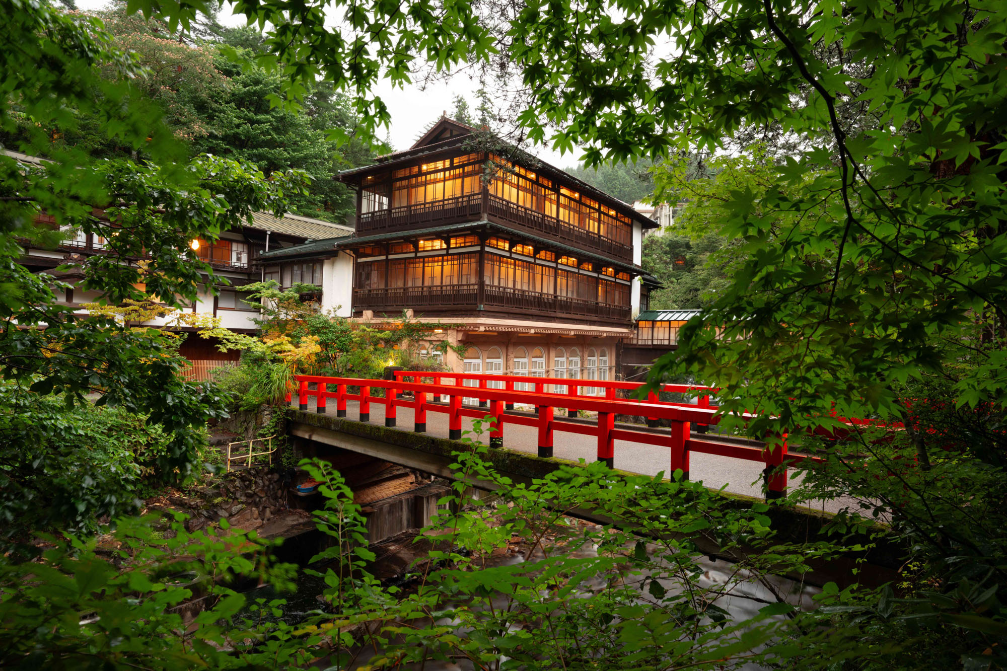 Der Shima Onsen ist mit Bus und Bahn etwa drei Stunden von Tokio entfernt. Foto: © istock.com/Sean Pavone