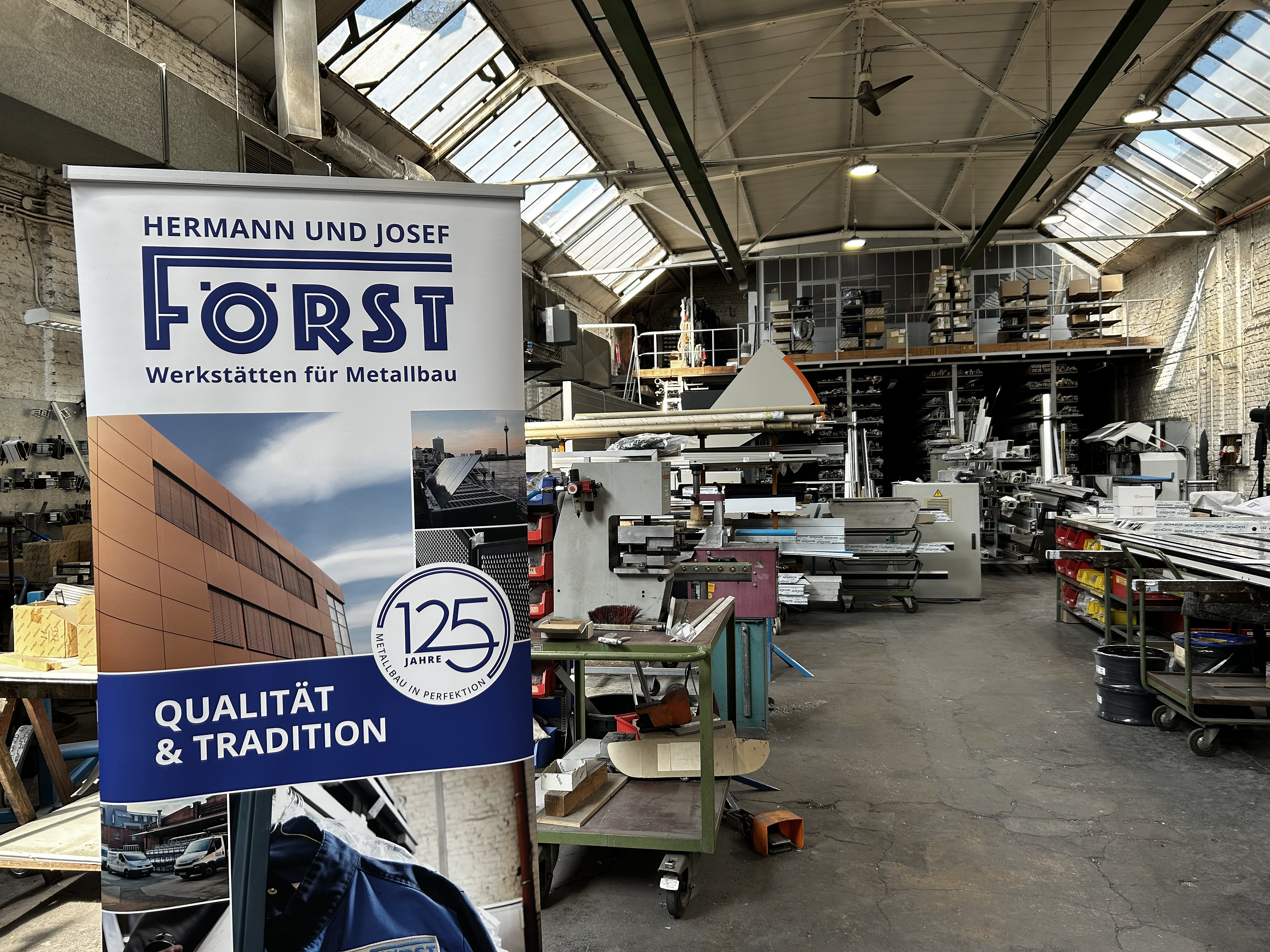 In zentraler Hinterhoflage in D&uuml;sseldorf befindet sich seit 100 Jahren Metallbau F&ouml;rst. Das Unternehmen selbst gibt es schon seit 1899. Foto: © Kirsten Freund