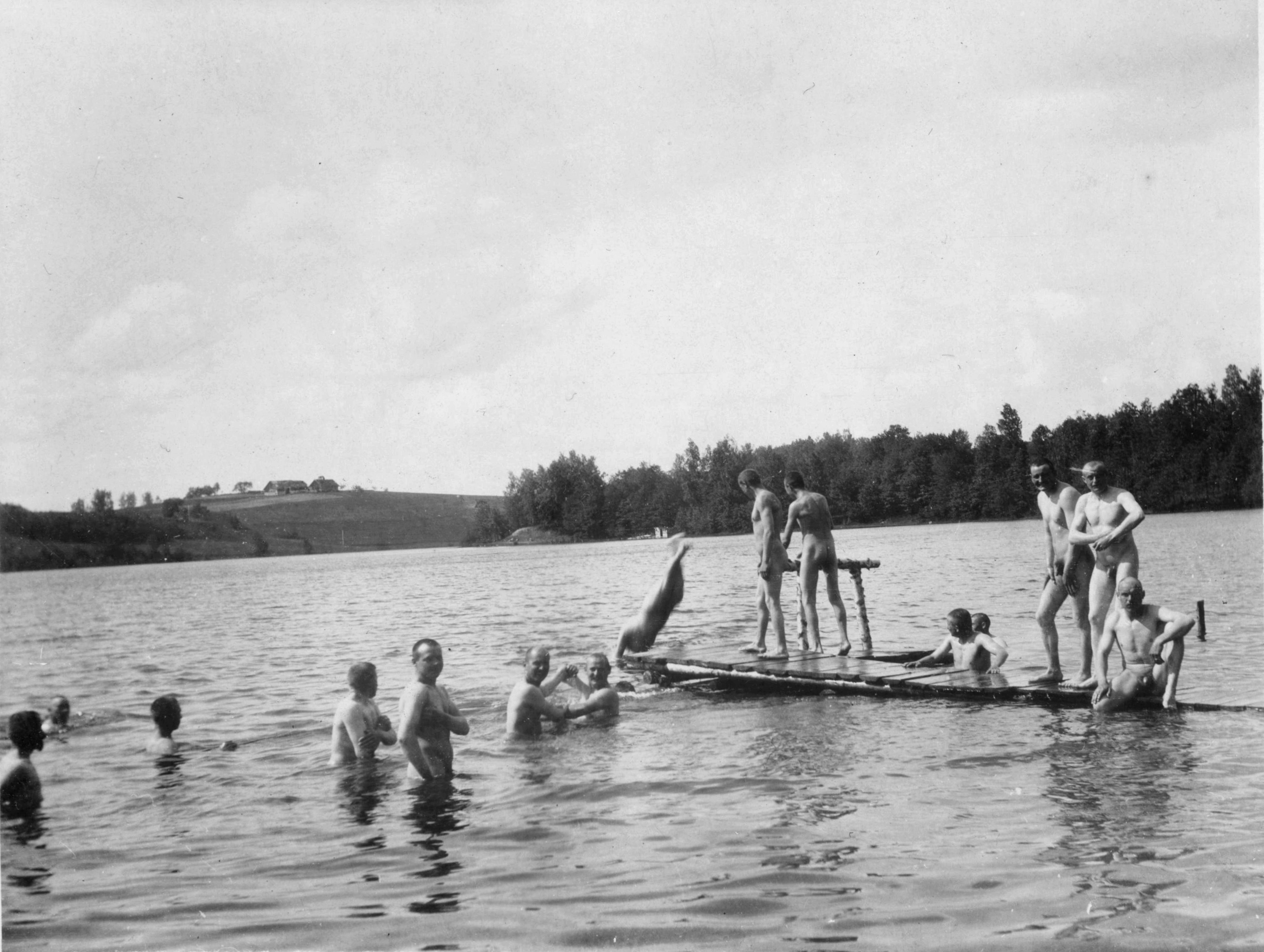 Eine Badegesellschaft um 1912. Foto: © Privatsammlung Michael Otto