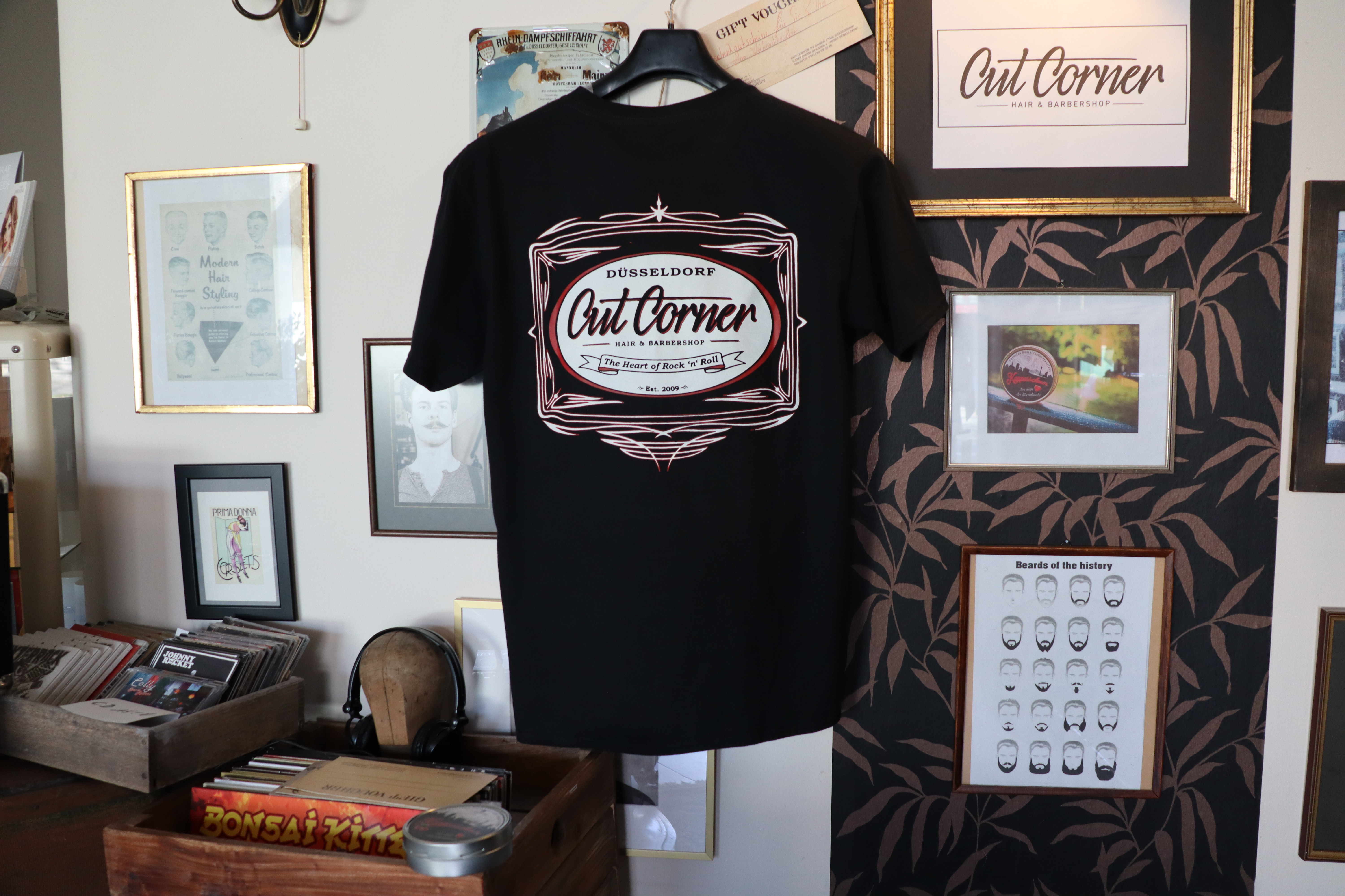 Die T-Shirts wurden zum zehnjährigen Bestehen 2019 entworfen und können jetzt über den neuen Onlineshop gekauft werden. Foto: © Kirsten Freund