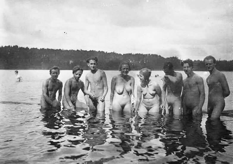 Badegesellschaft in den 1930er Jahren. Foto: © Privatsammlung Michael Otto