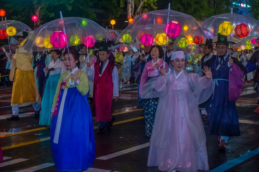 Im Zuge der Lotuslaternenparade wird die Geburt Buddhas zelebriert. Foto: © kobby_dagan/123RF.com