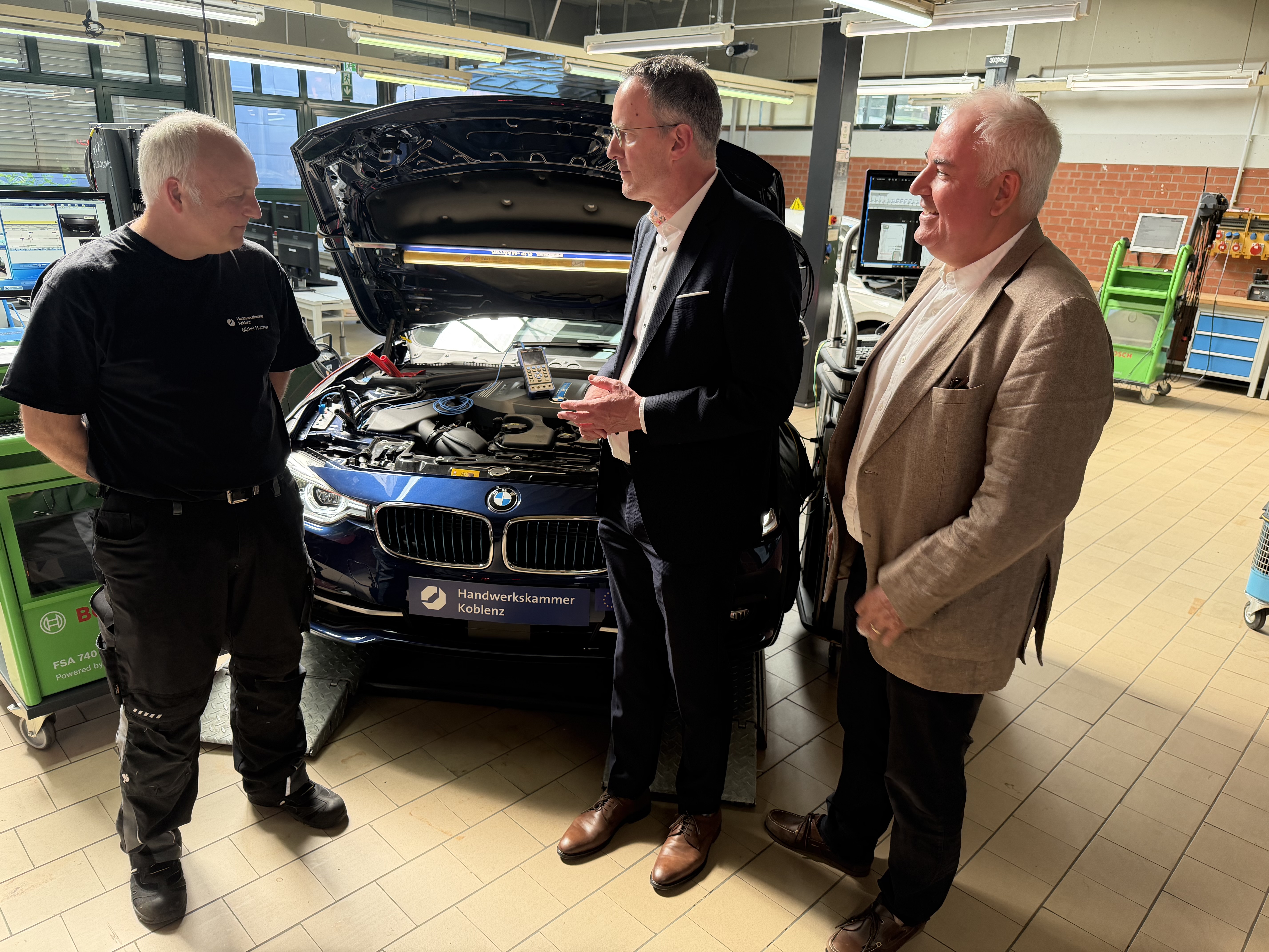 Wirtschaftsminister Michael Ebling bei seinem Antrittsbesuch bei der Handwerkskammer Koblenz. Auf dem Campus Handwerk machte er sich ein Bild von der handwerklichen Aus- und Weiterbildung. Foto: © HwK Koblenz