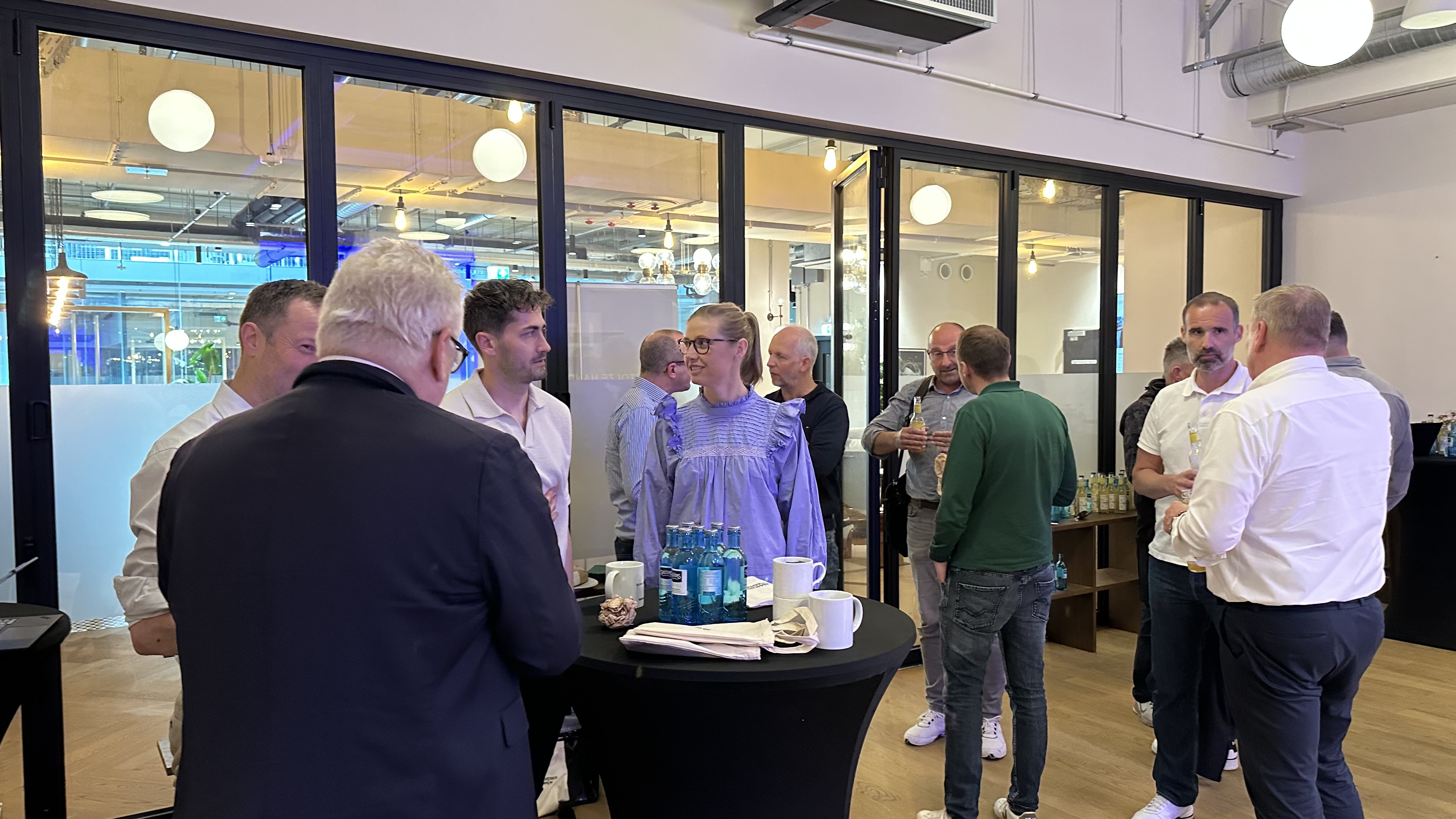 Intensive Diskussion rund um den Einsatz von KI gab es schon vor, aber auch nach dem Vortrag von Marcel Martini Foto: © Håndverksgruppen